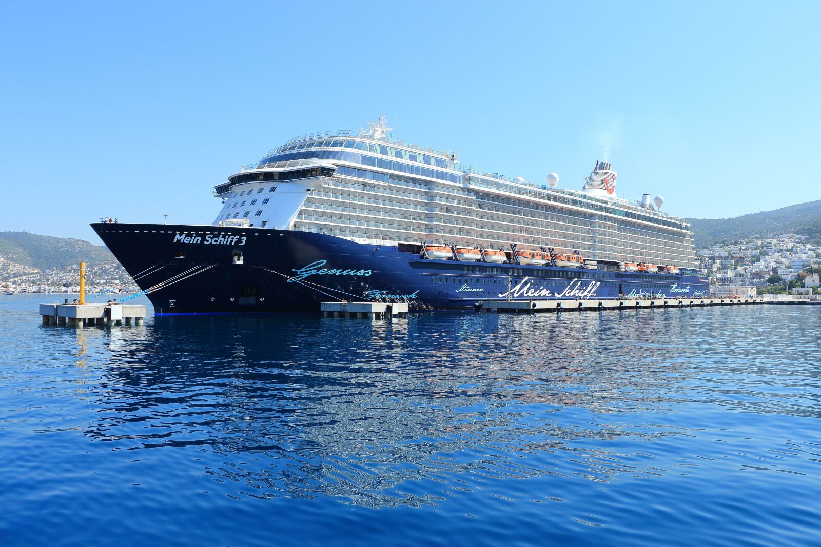 Canon EOS 700D (EOS Rebel T5i / EOS Kiss X7i) sample photo. My ship, cruise, cruise photography