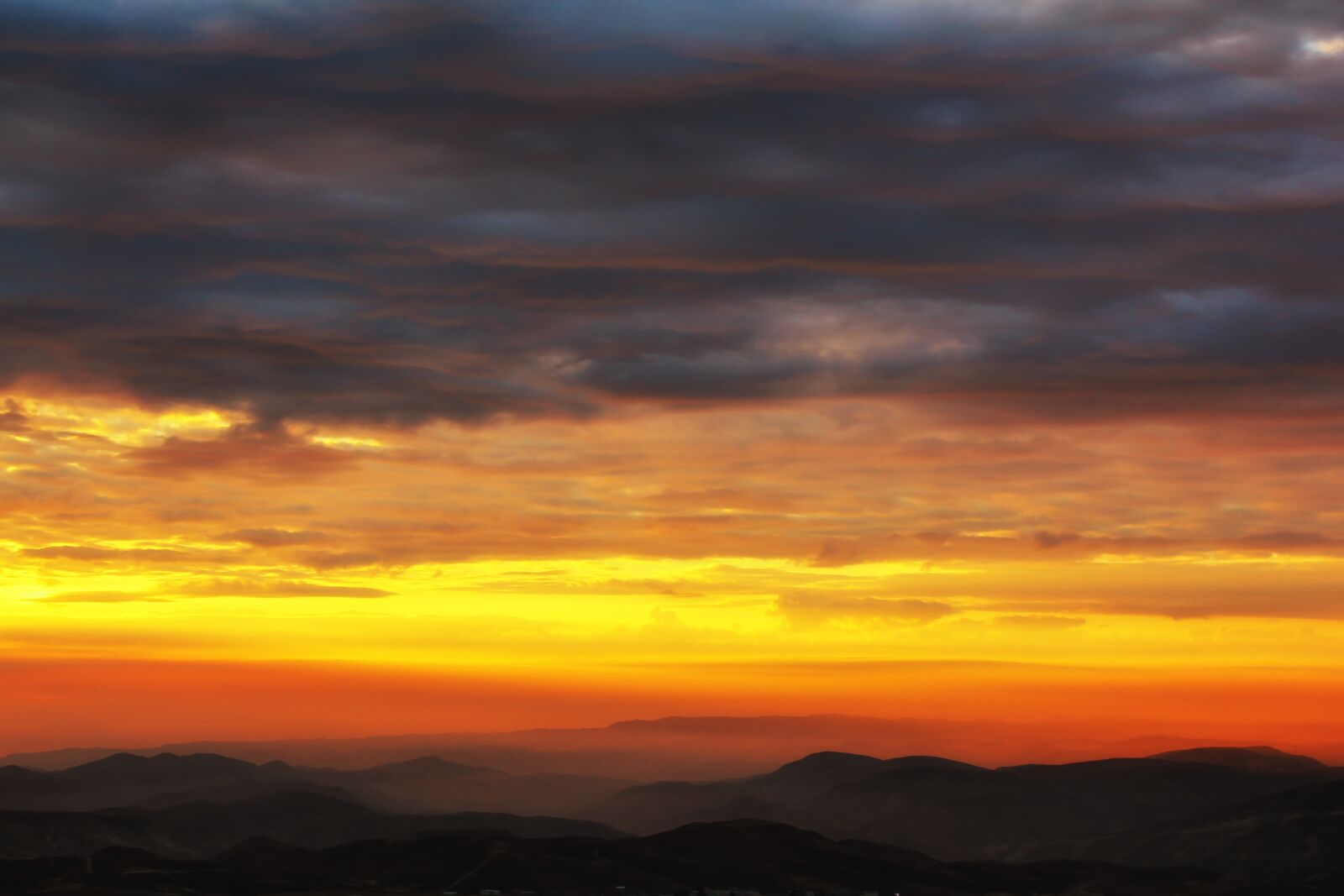 Canon EOS 550D (EOS Rebel T2i / EOS Kiss X4) sample photo. Sunset, clouds, s photography