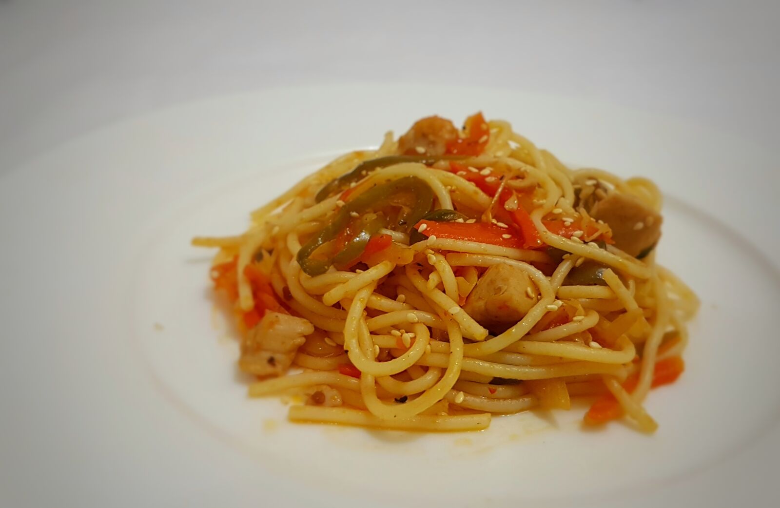 Samsung Galaxy S7 Edge sample photo. Chowmein, pasta photography