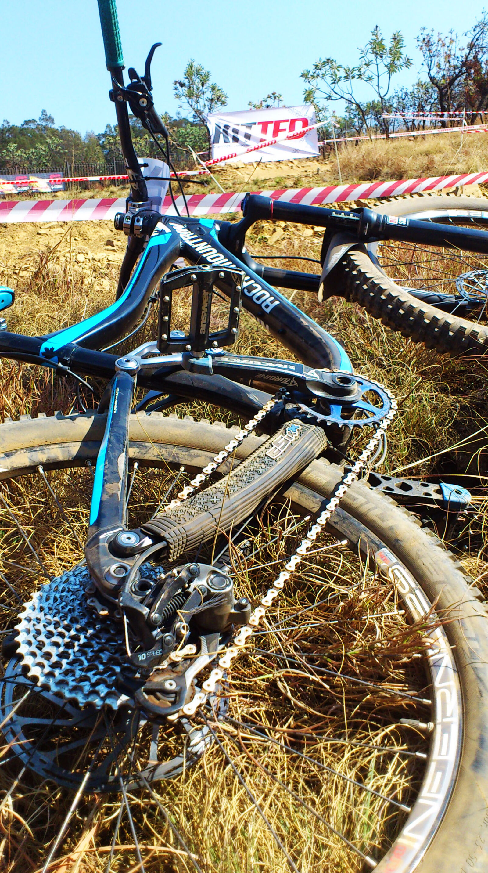 Sony Ericsson Xperia Neo sample photo. Bicycle, bike, downhill, enduro photography