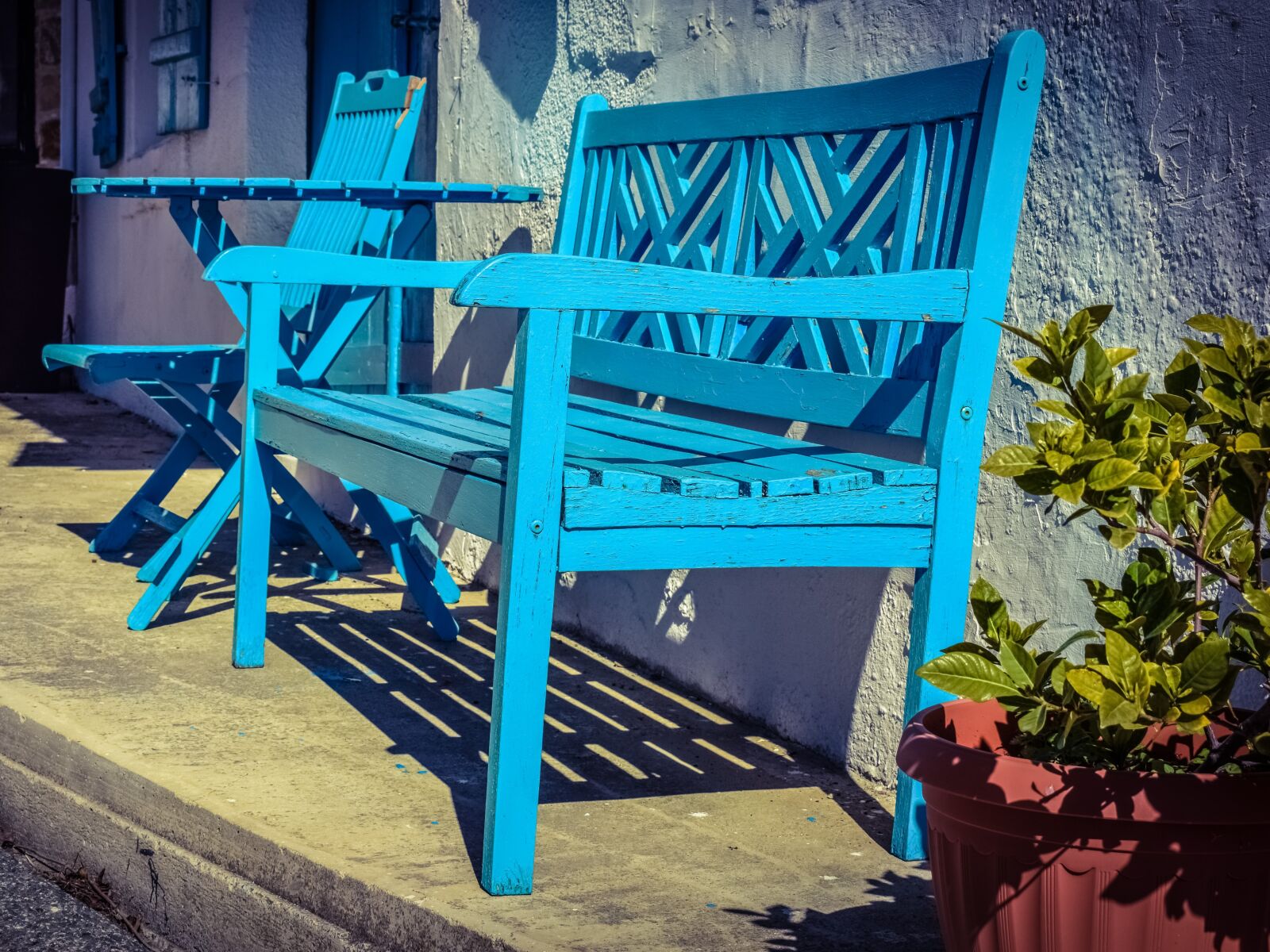 Nikon D3300 sample photo. Bench, shop, street photography
