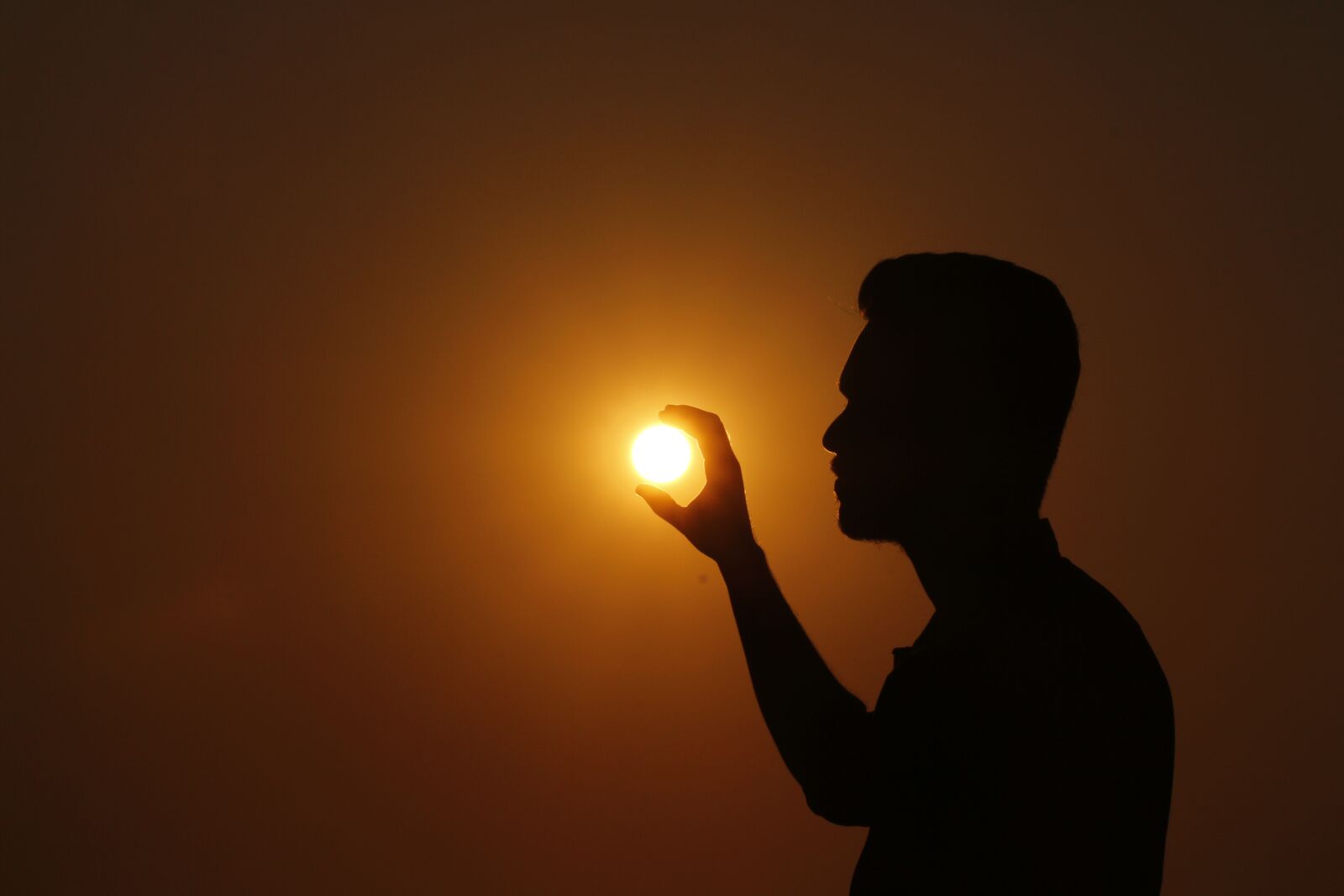 Canon EOS 700D (EOS Rebel T5i / EOS Kiss X7i) sample photo. Sunset, shadow, shadow man photography