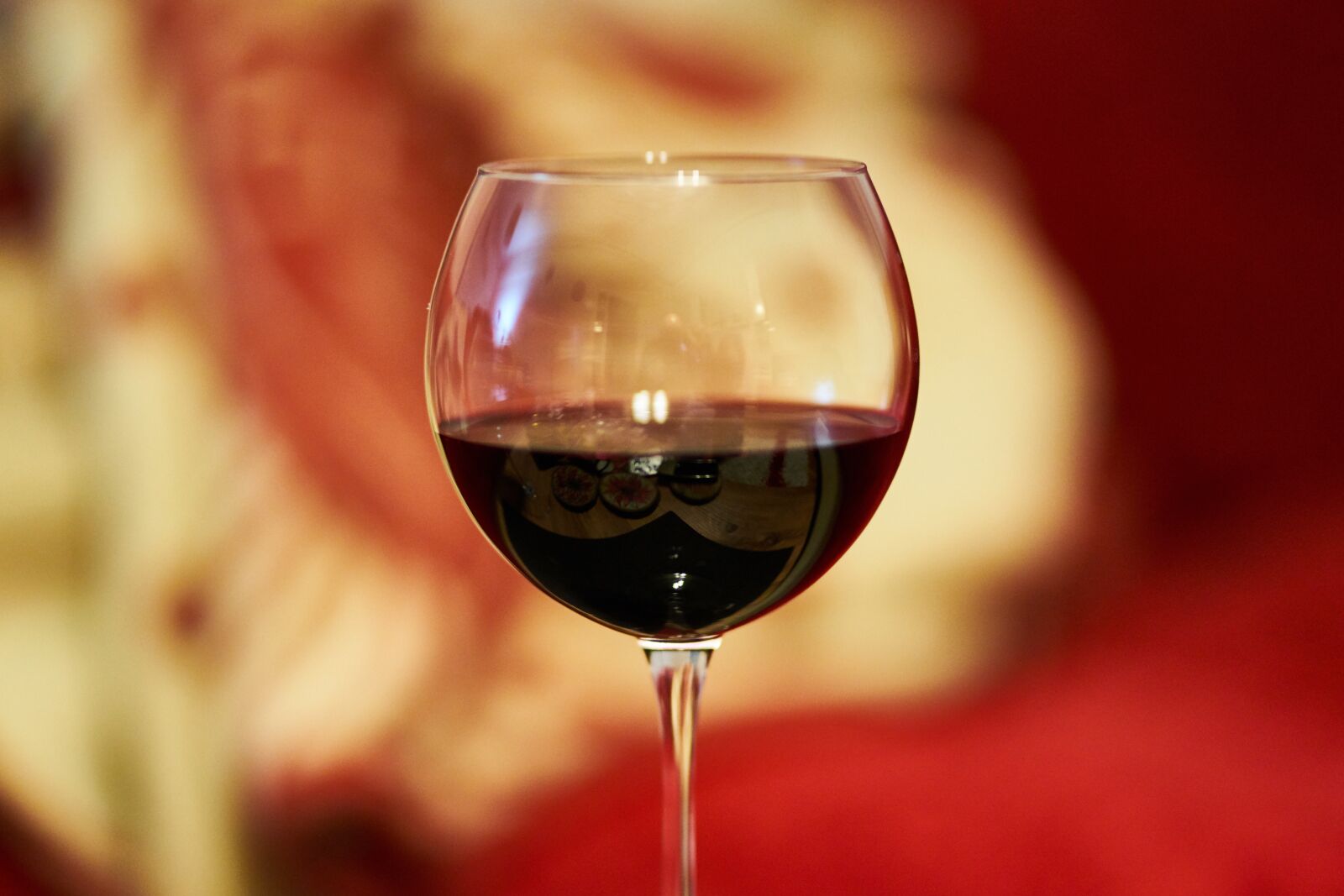 Sigma 85mm F1.4 DG HSM Art sample photo. Wine, a toast, red photography
