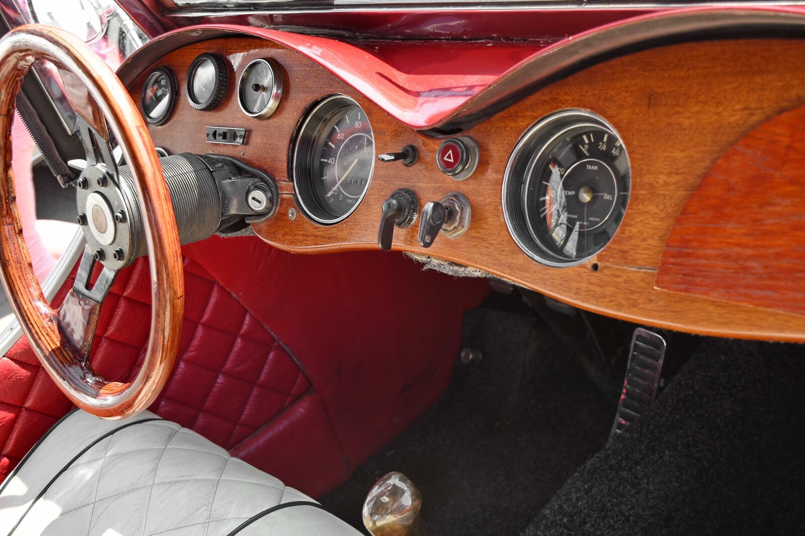 Nikon D5500 sample photo. Interior decoration, nostalgia, vehicle photography
