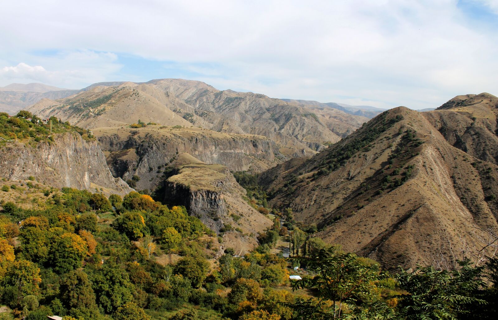 Canon EOS 1100D (EOS Rebel T3 / EOS Kiss X50) sample photo. Nature, landscape, mountains photography