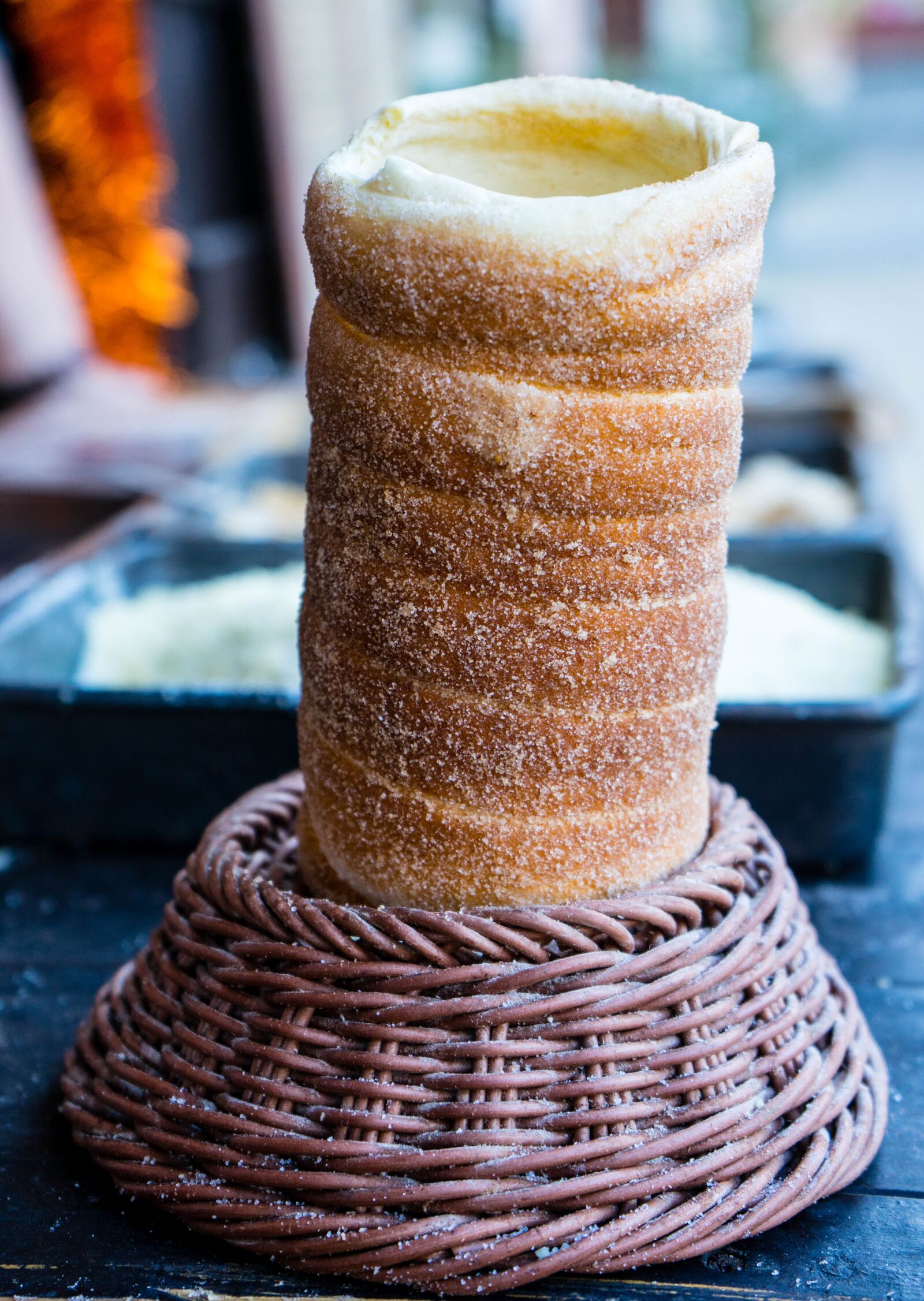 Sony a7 II + Sony FE 28-70mm F3.5-5.6 OSS sample photo. Tree cake, christmas market photography