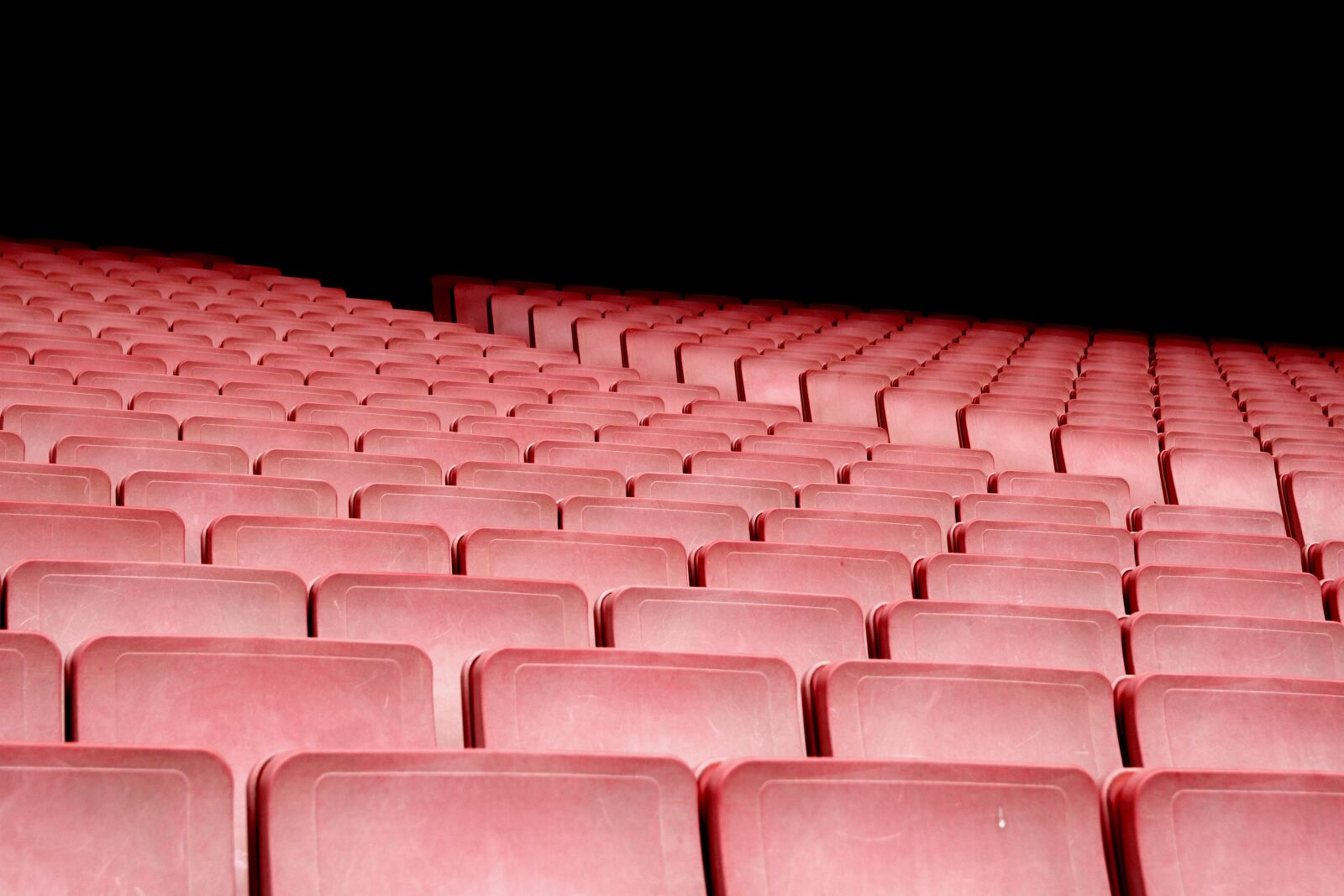 Sigma 17-50mm F2.8 EX DC OS HSM sample photo. Audience, auditorium, bleachers, chairs photography