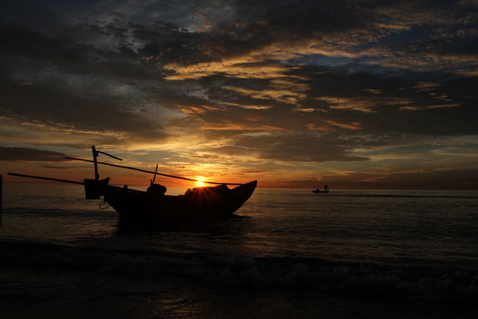 Canon EOS 7D sample photo. Hai hoa beach, vietnam photography