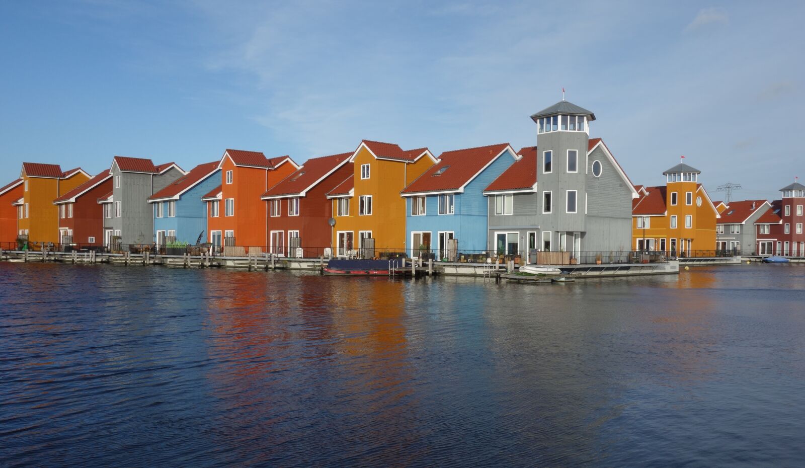 Sony Cyber-shot DSC-RX100 sample photo. Houses, colorful, water photography