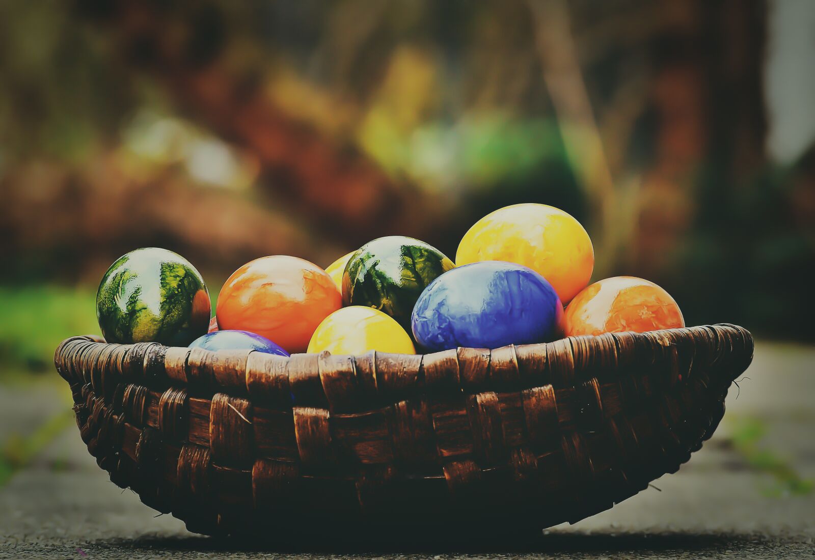 Nikon D3200 sample photo. Easter, easter eggs, colorful photography