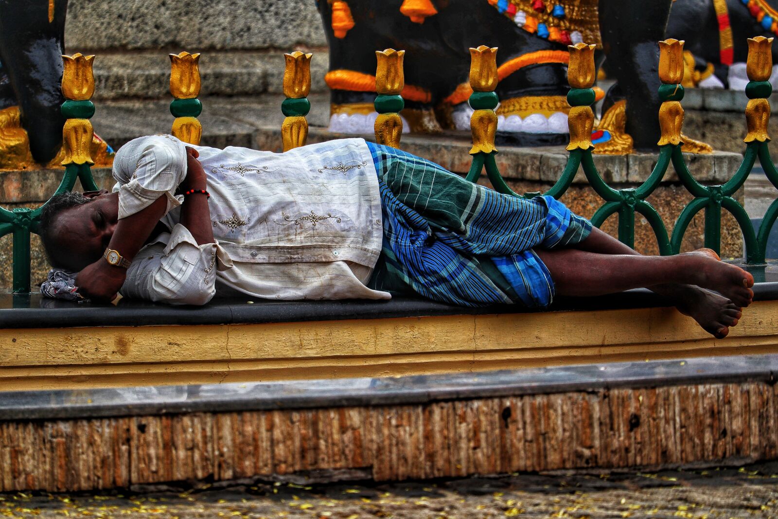 Canon EOS M50 (EOS Kiss M) sample photo. India, man, sleep photography