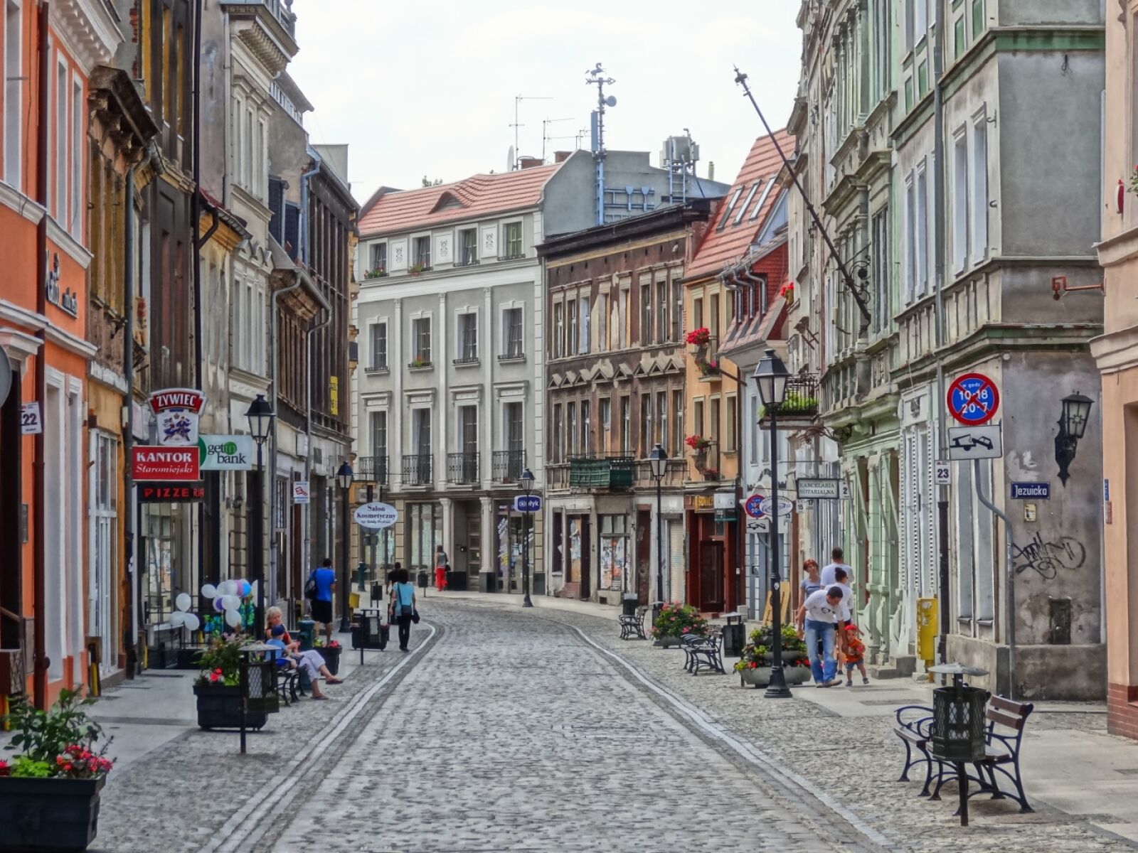 Sony Cyber-shot DSC-HX20V sample photo. Dluga street, bydgoszcz, road photography
