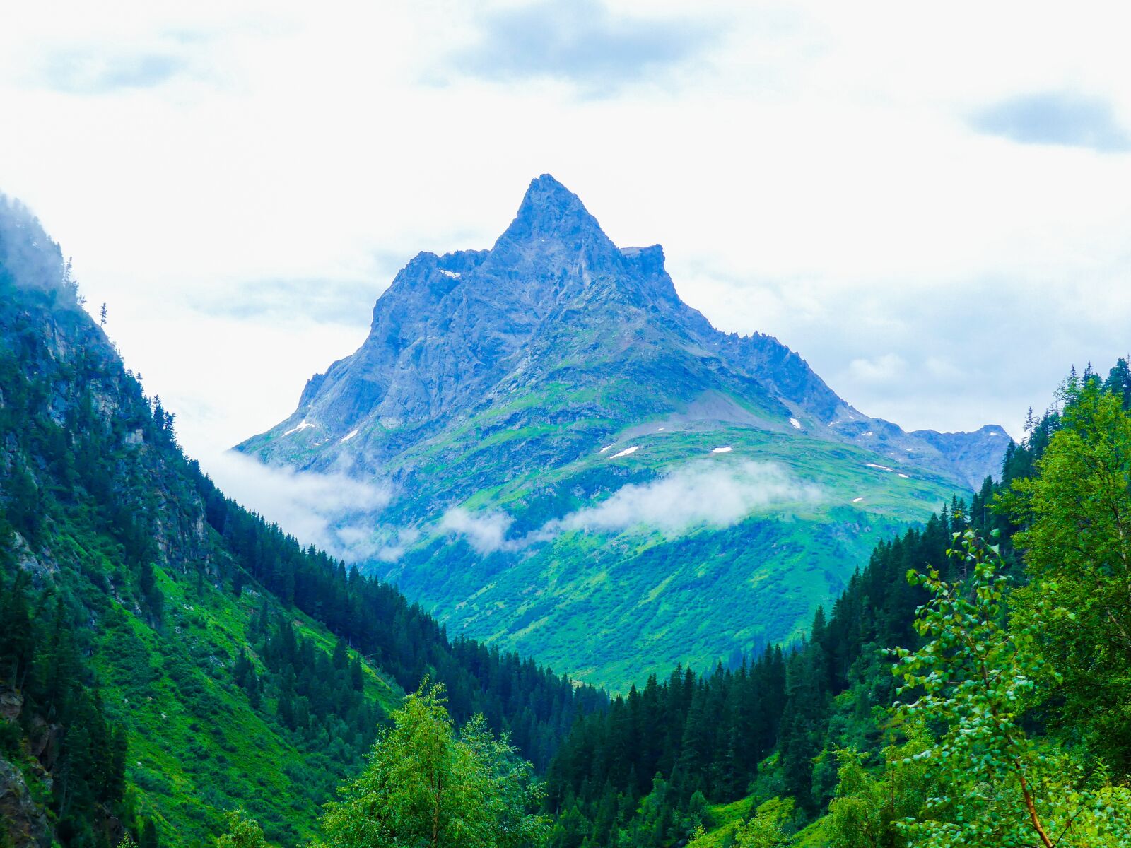 Panasonic Lumix DMC-FZ300 sample photo. Mountains, austria, travel photography