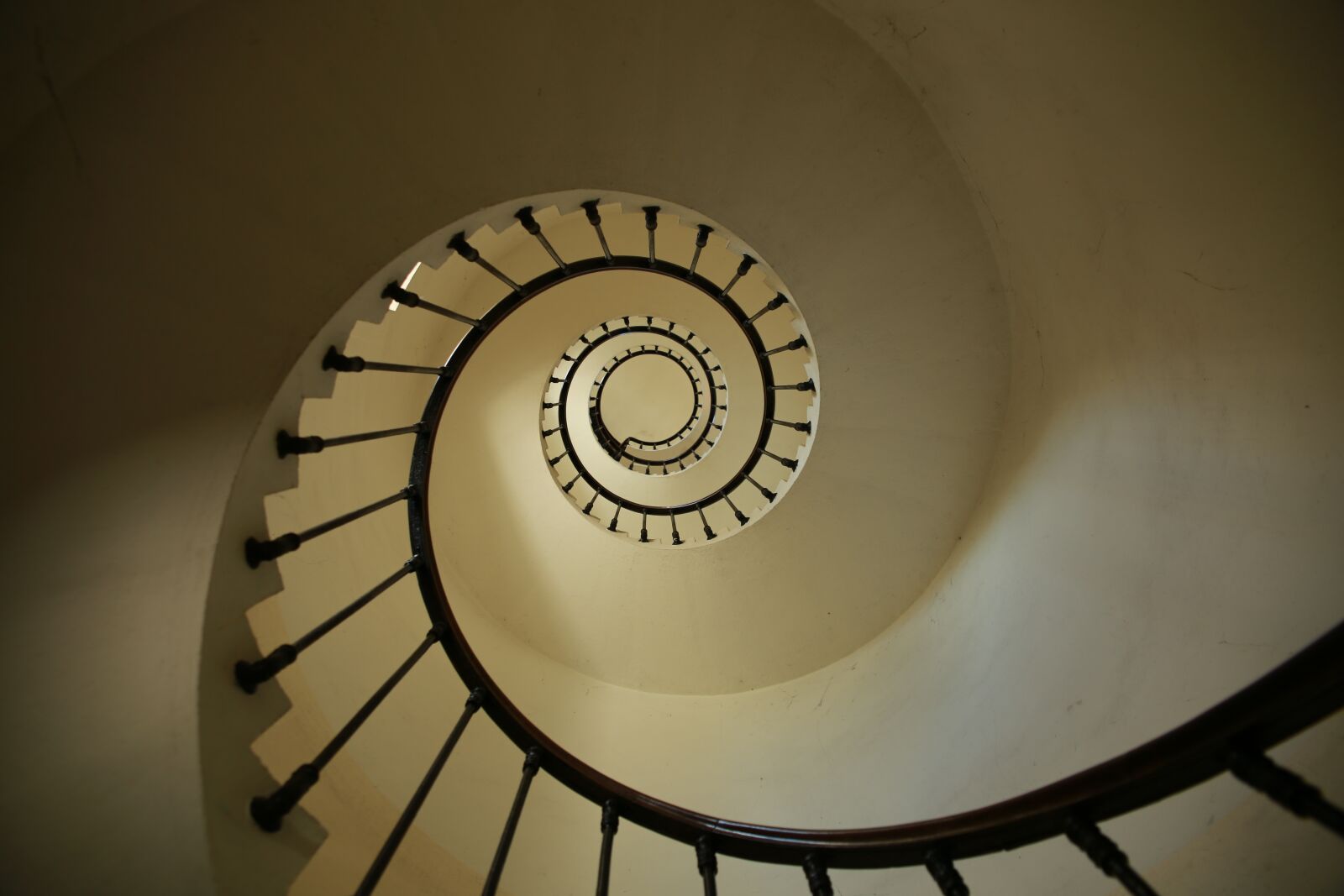 Canon EOS 5D Mark III sample photo. Staircase, whirlpool, lighthouse photography
