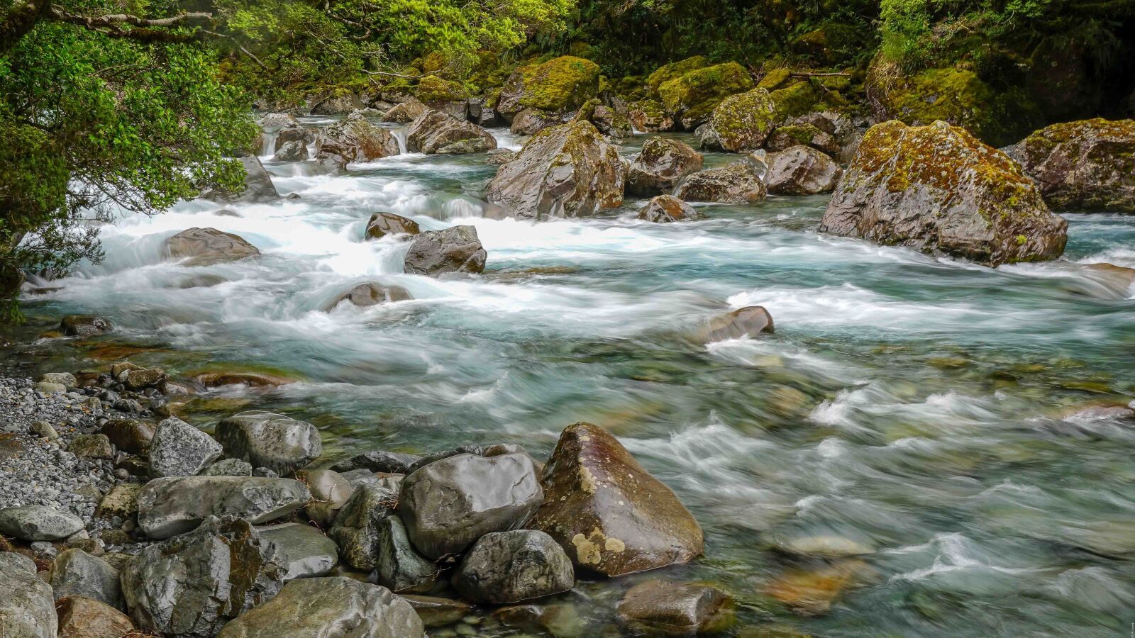 Sony a7 II + Sony Vario-Tessar T* FE 16-35mm F4 ZA OSS sample photo. River, rocks, torrent photography