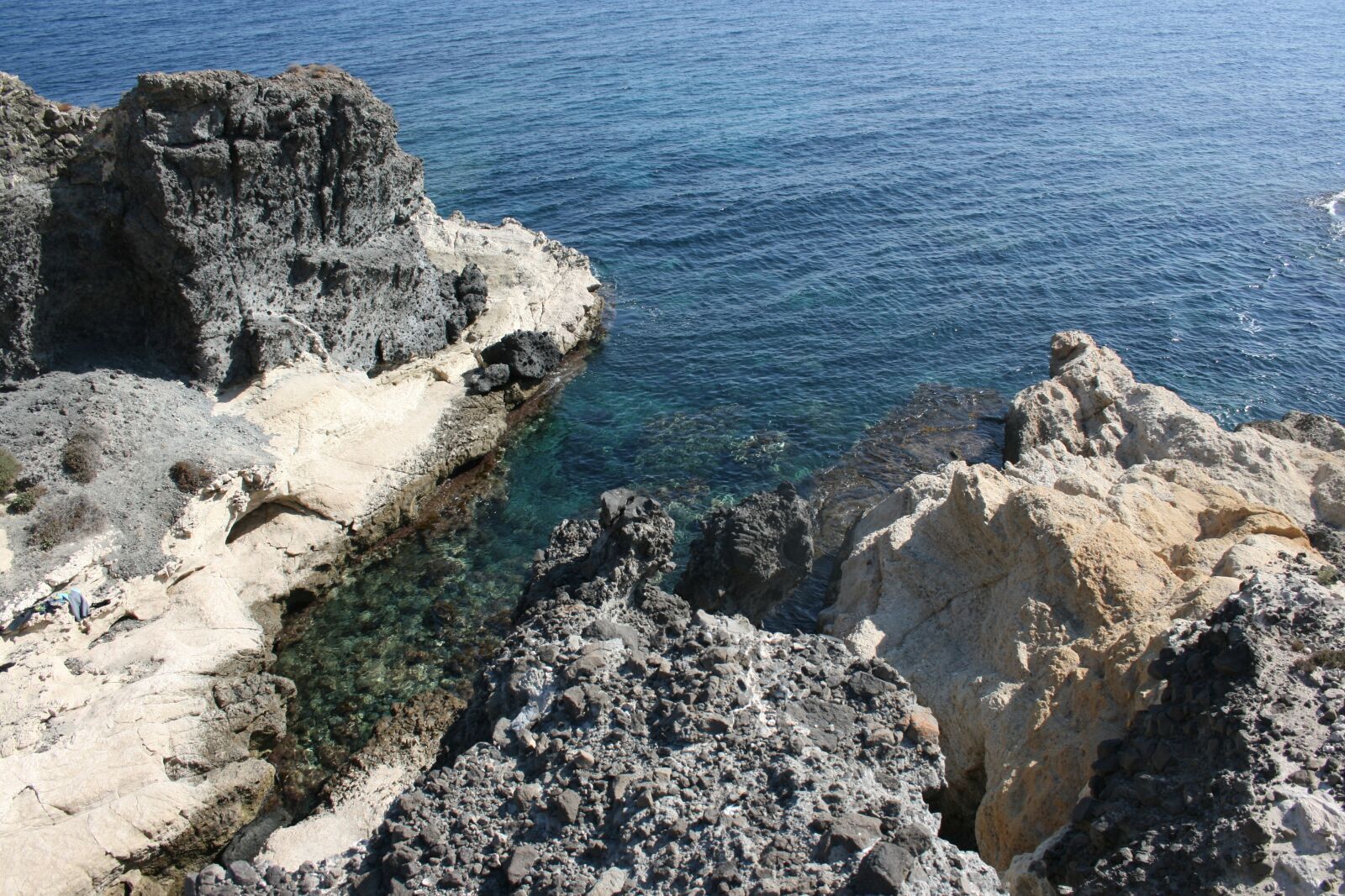 Canon EOS 400D (EOS Digital Rebel XTi / EOS Kiss Digital X) sample photo. Cabo de gata, beach photography