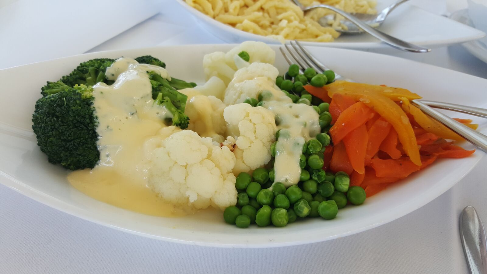 Samsung Galaxy S6 sample photo. Vegetables, carrots, cauliflower photography