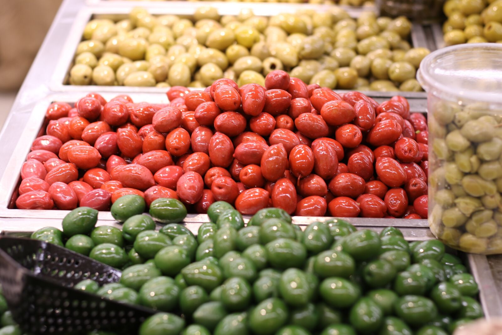 Canon EOS 7D Mark II sample photo. Food, olives, mediterranean photography