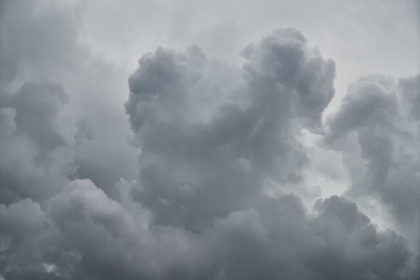 Sony a7R II sample photo. Rainy, rain, cloud photography