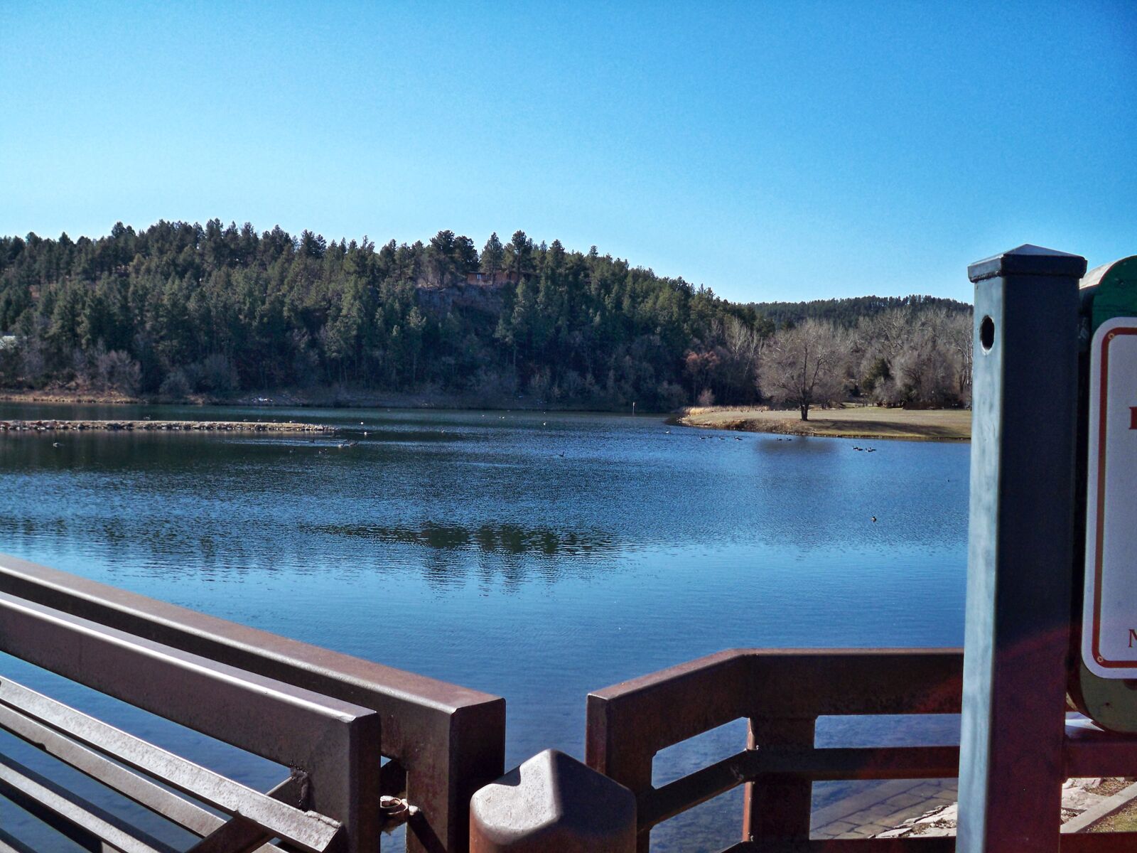 Kodak EASYSHARE M1093 IS DIGITAL CAMERA sample photo. Lake photography