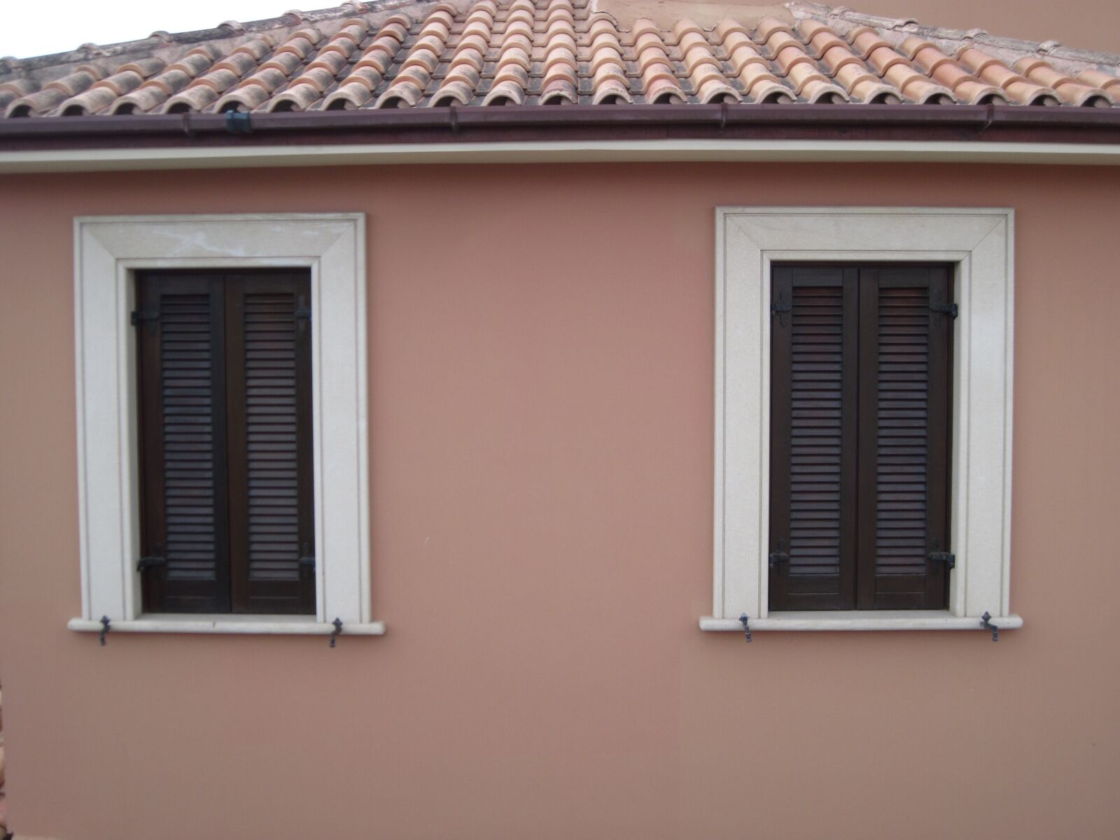 Canon PowerShot A1100 IS sample photo. House, windows, classic photography