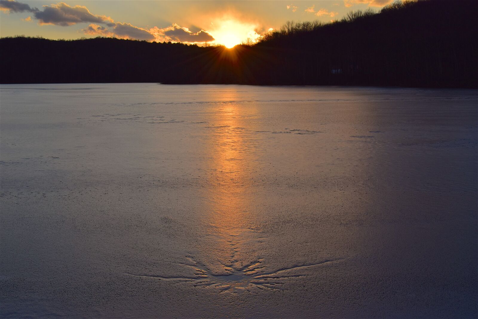 Nikon D3300 sample photo. Sunset, lake, frozen photography