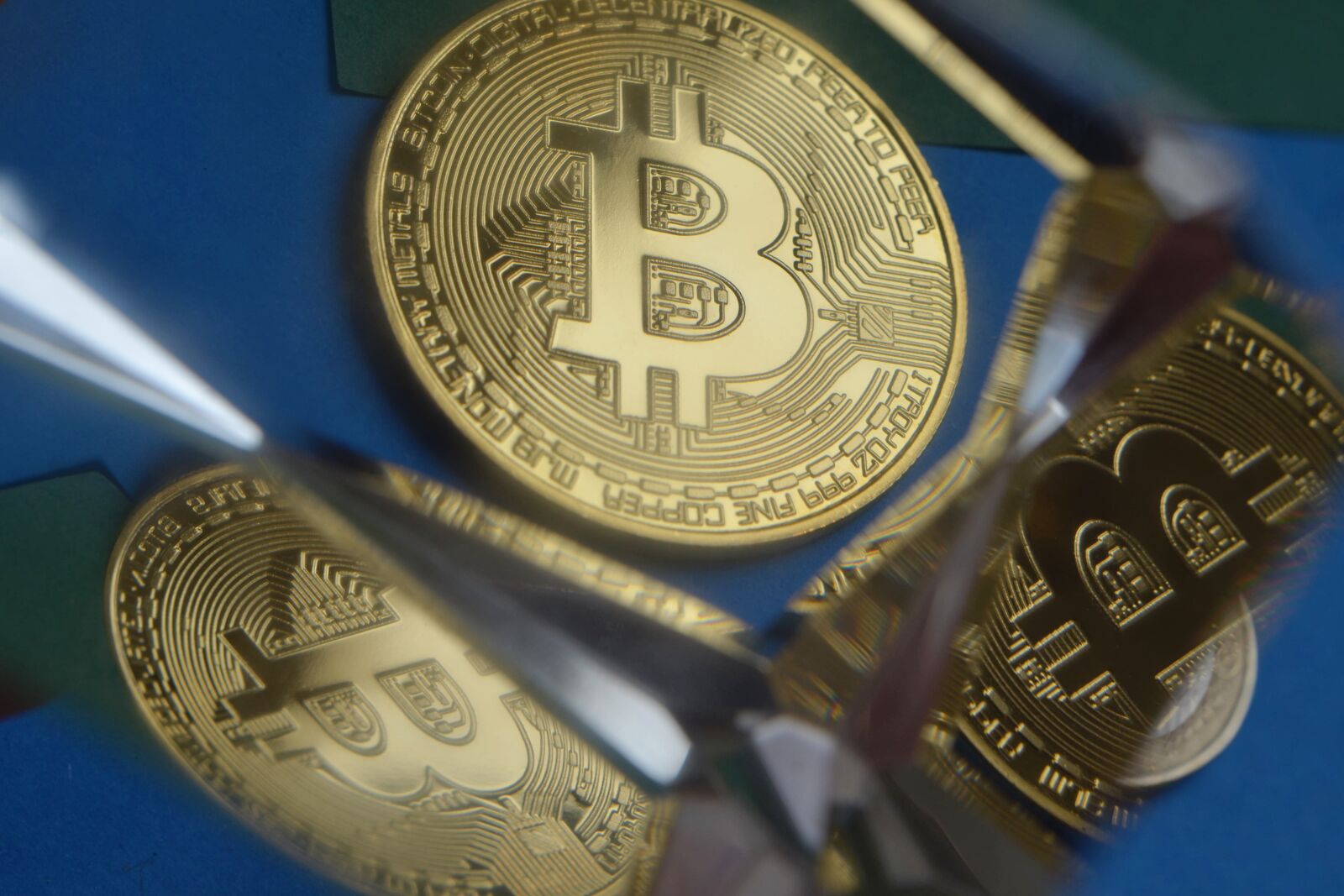 Nikon D7000 sample photo. Bitcoin, money, finance photography