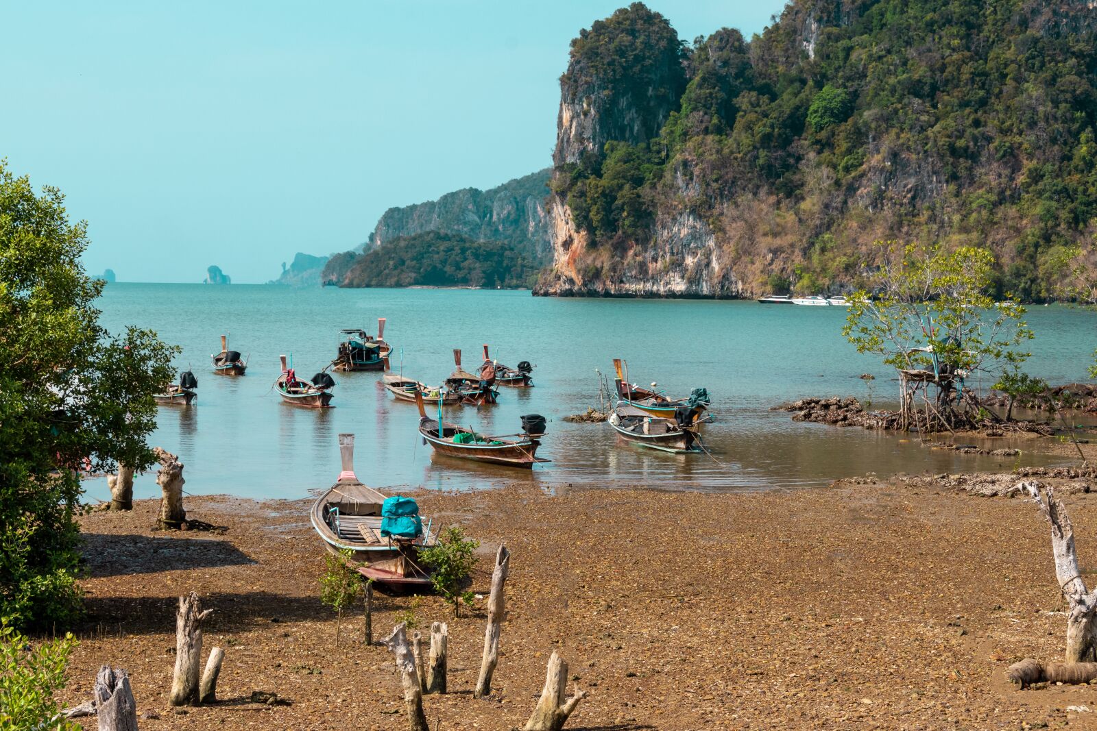Nikon D5600 sample photo. Beach, boat, thailand photography