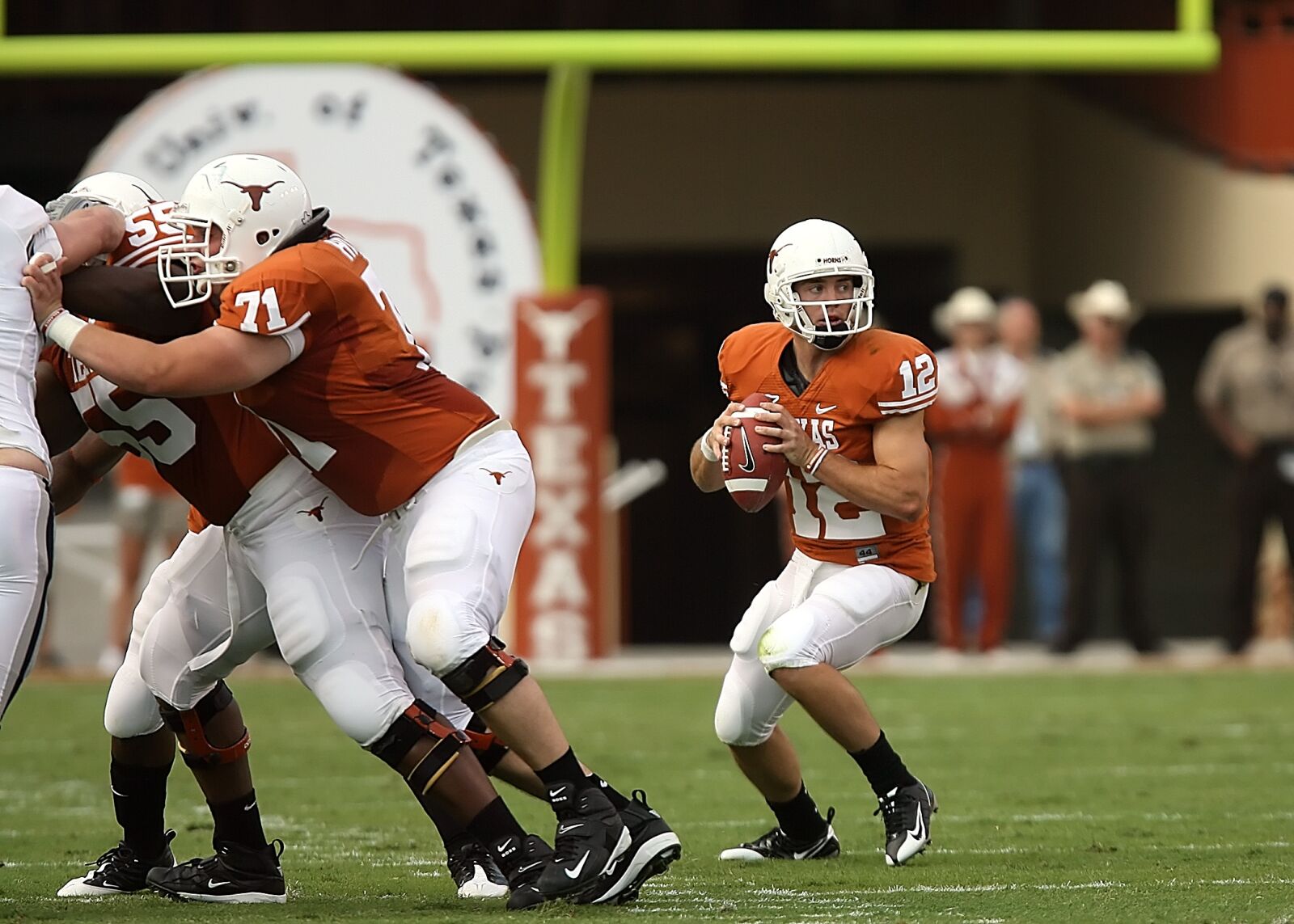 Canon EOS-1D Mark II N sample photo. Football, american football, player photography
