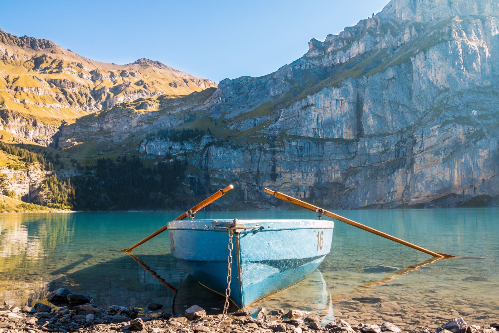 Canon EOS 70D sample photo. Boat, lake, mountains photography