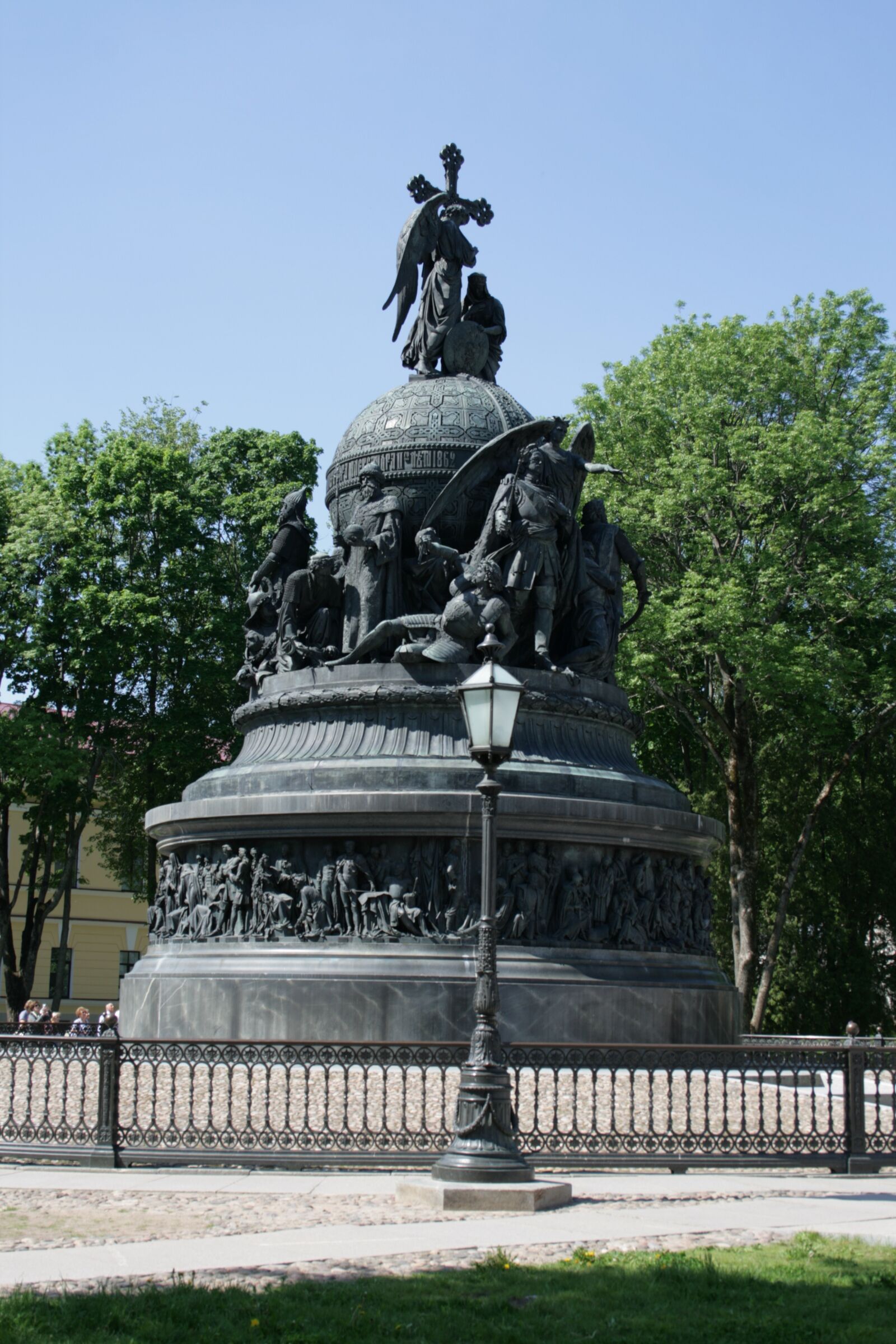 Canon EOS 400D (EOS Digital Rebel XTi / EOS Kiss Digital X) sample photo. Monument of russia, veliky photography