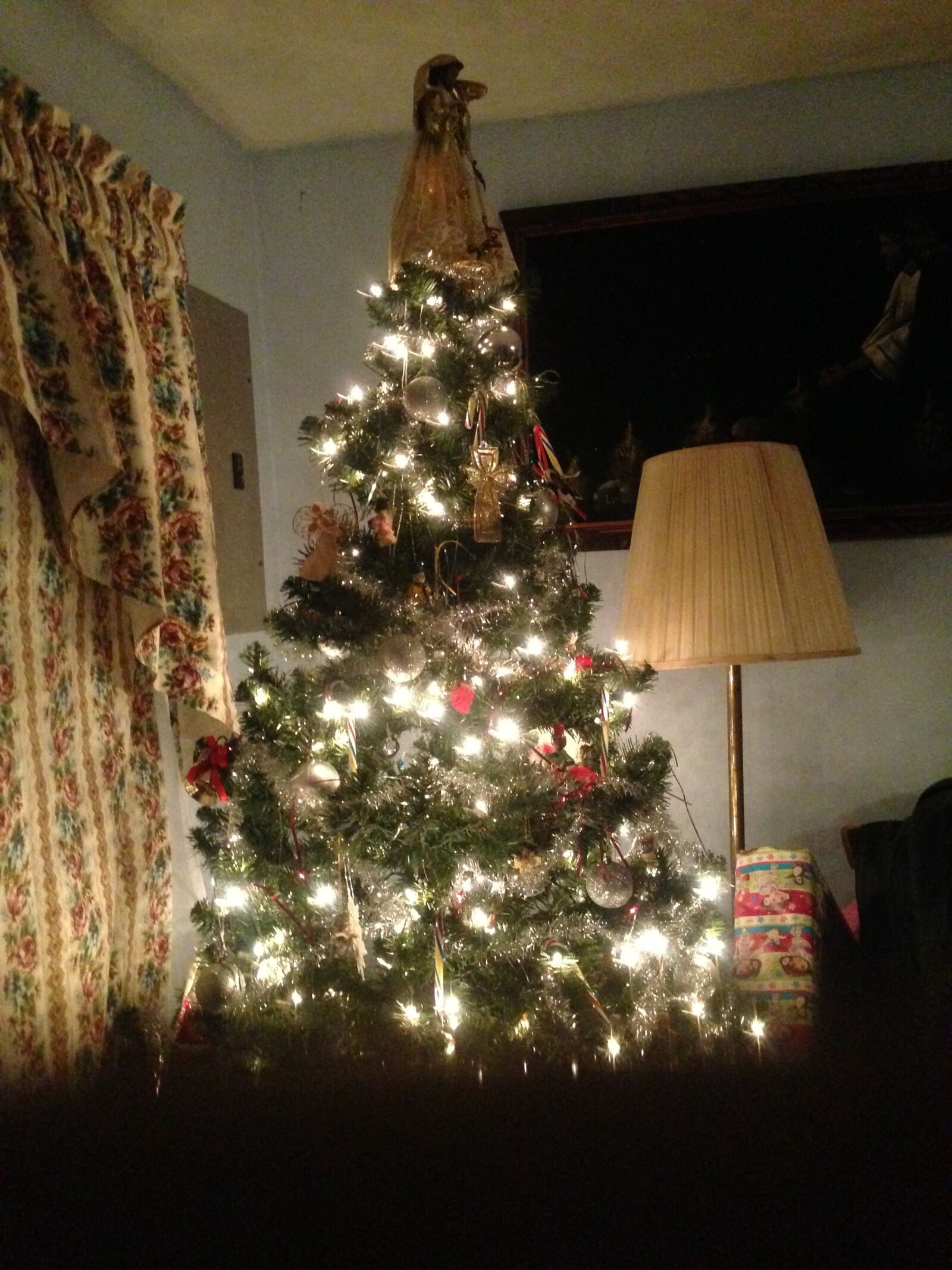Apple iPhone 5 sample photo. Christmas, tree, holiday photography