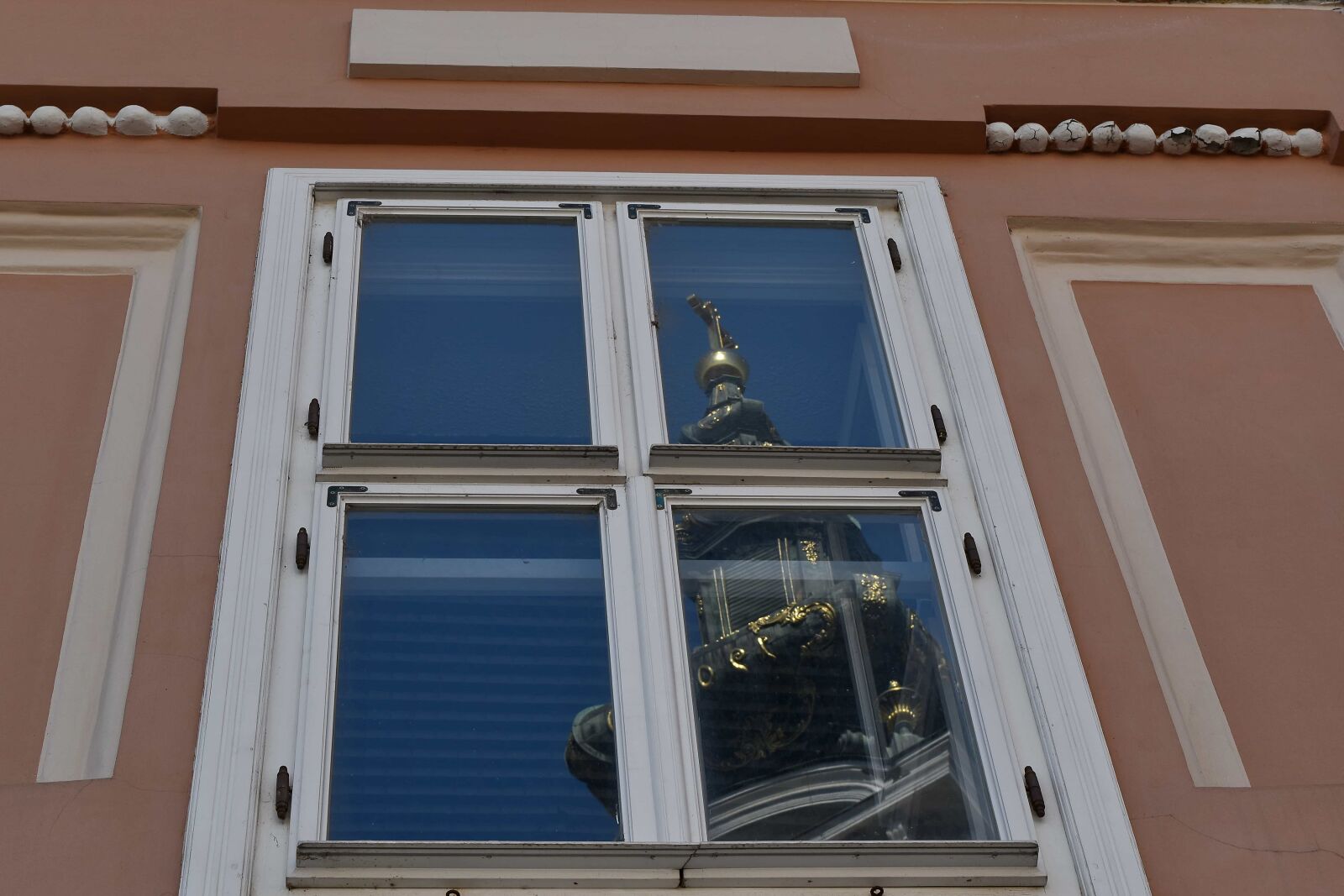 Nikon D5500 sample photo. Reflection, architecture, house, framework photography