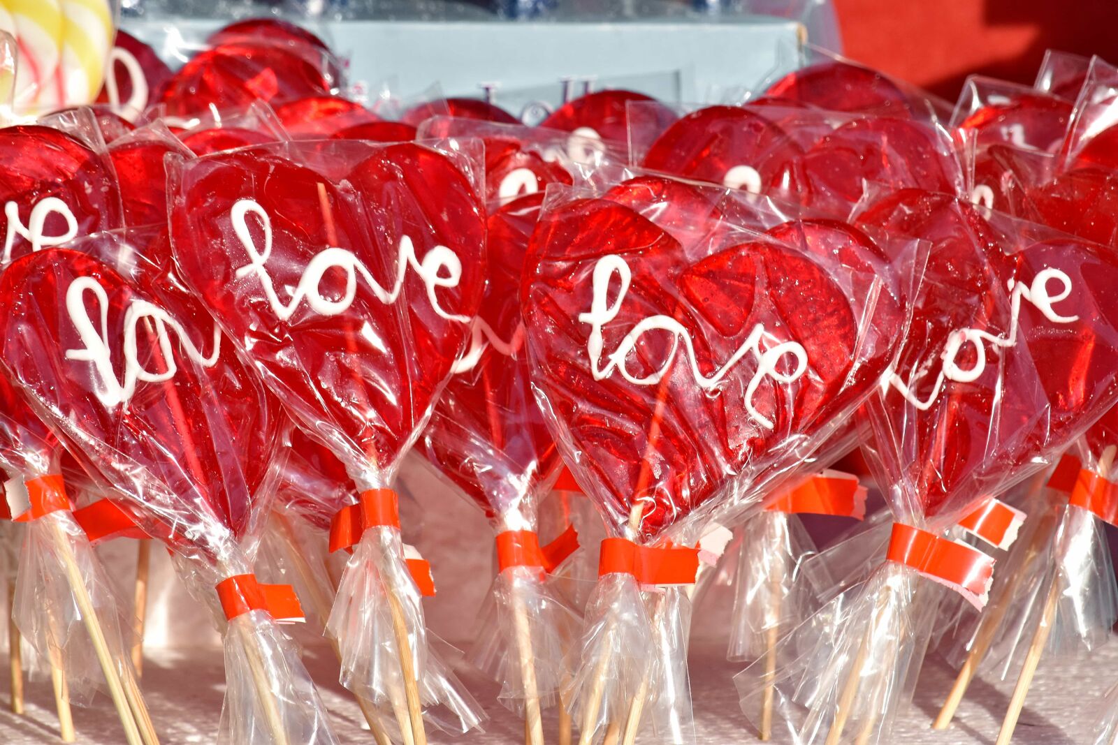 Nikon D5500 sample photo. Gelatin, gifts, hearts, love photography