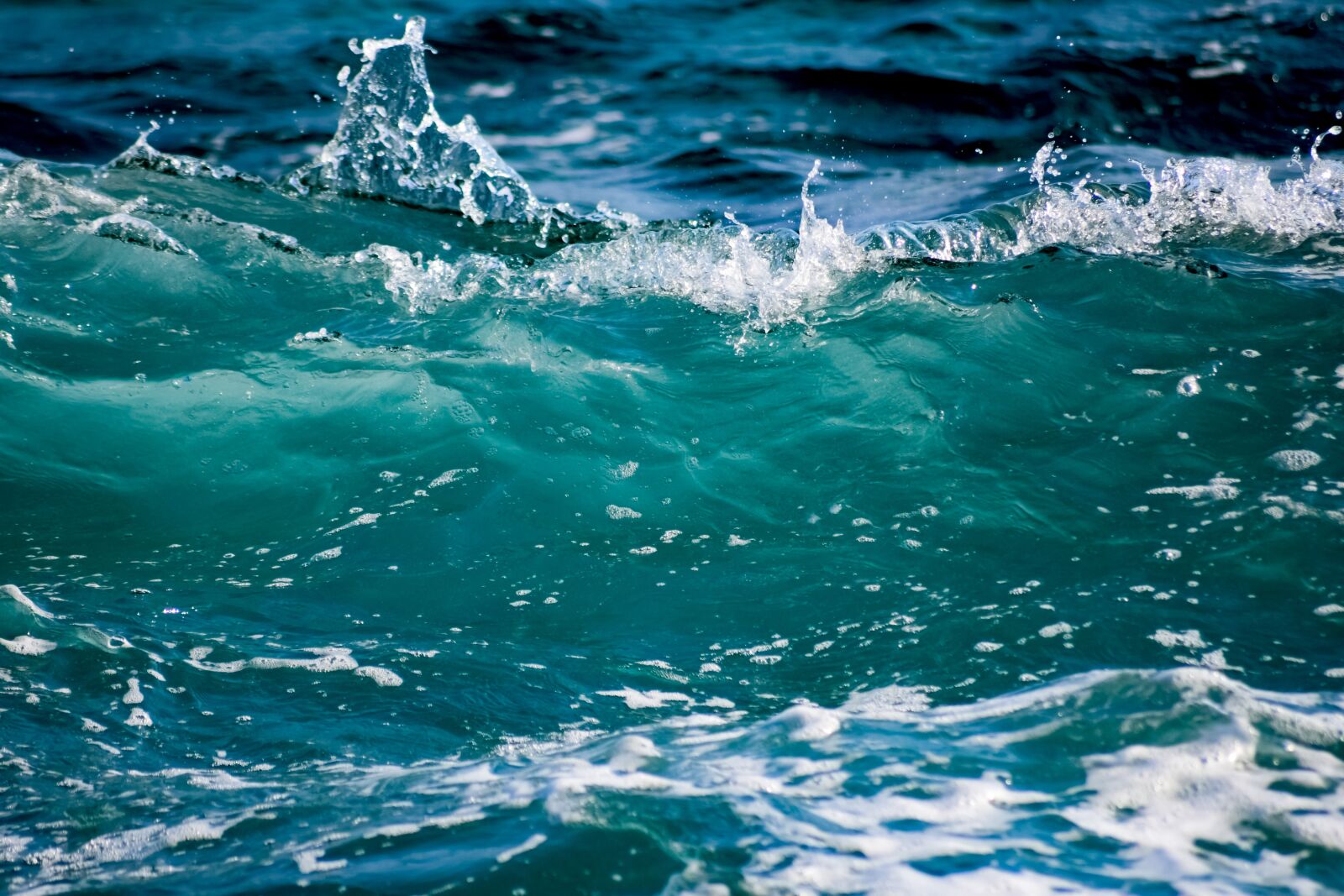 Nikon D3300 sample photo. Wave, spray, foam photography