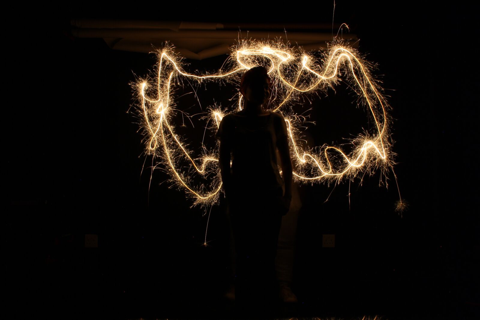 Canon EOS 1000D (EOS Digital Rebel XS / EOS Kiss F) sample photo. Light, long exposure, painting photography