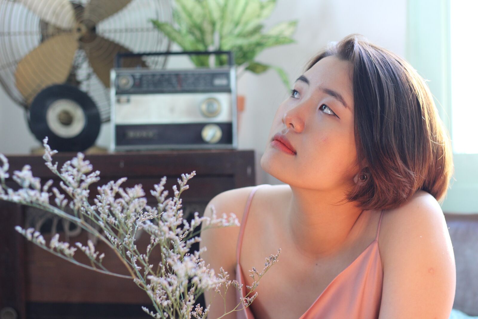 Canon EOS 1300D (EOS Rebel T6 / EOS Kiss X80) + Canon EF 50mm F1.8 STM sample photo. Vietnamese, asia, lady photography