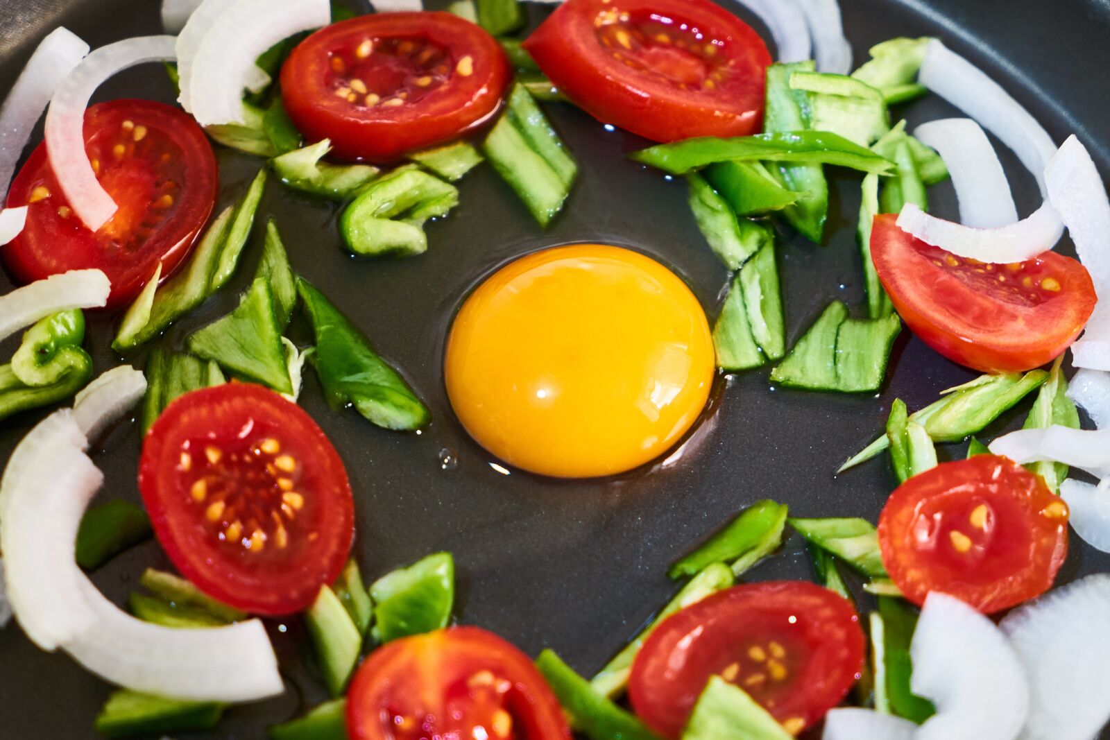 Sony a7R II sample photo. Egg, vegetable, tomato photography