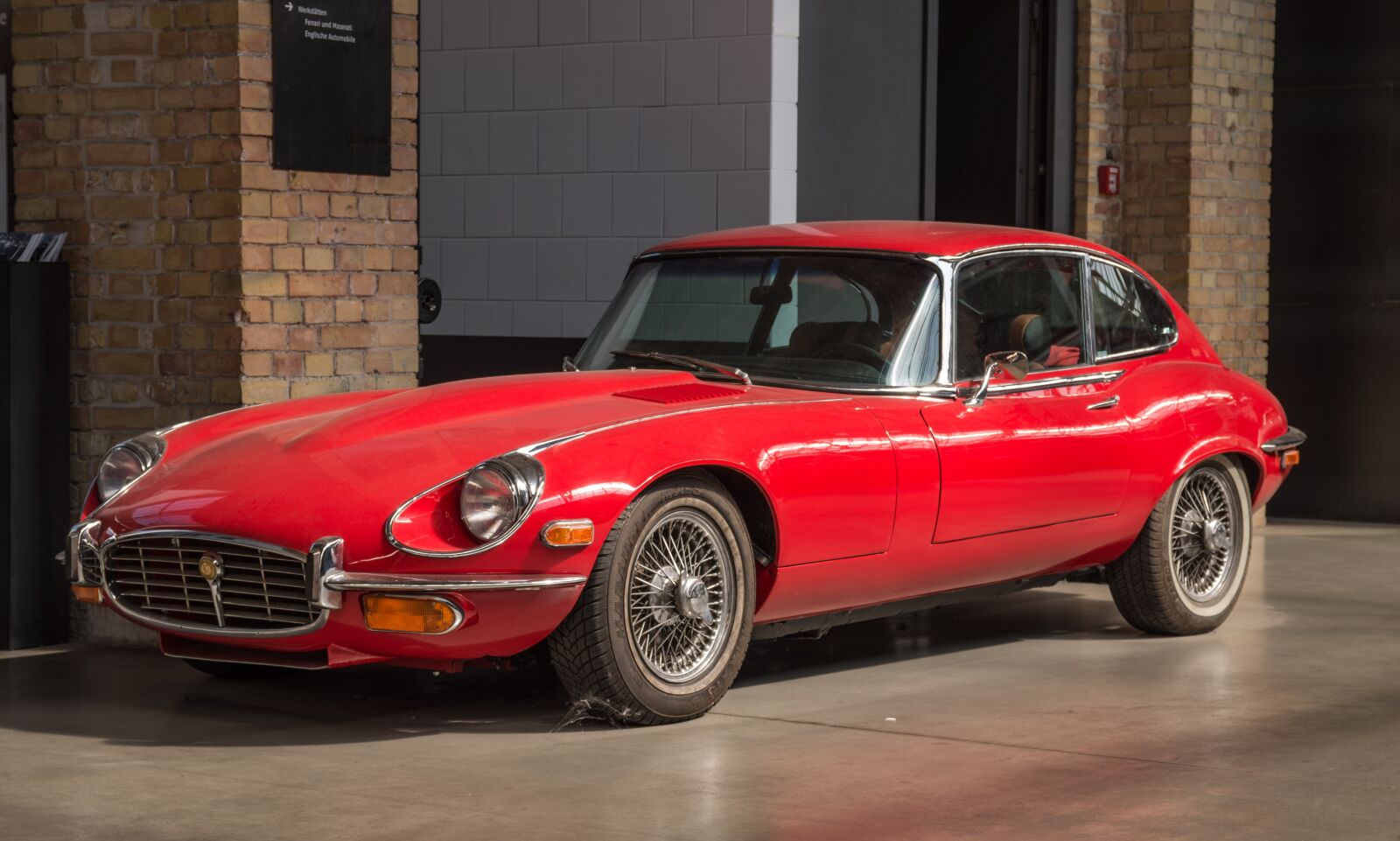 Pentax K-50 sample photo. Jaguar, e type, classic photography