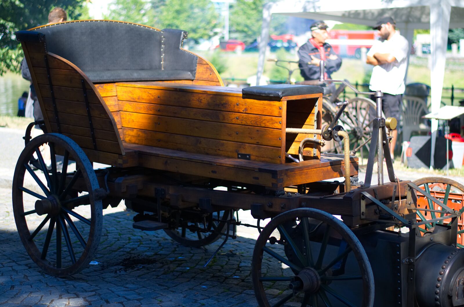Nikon D5100 sample photo. Veteran, auto, retro photography