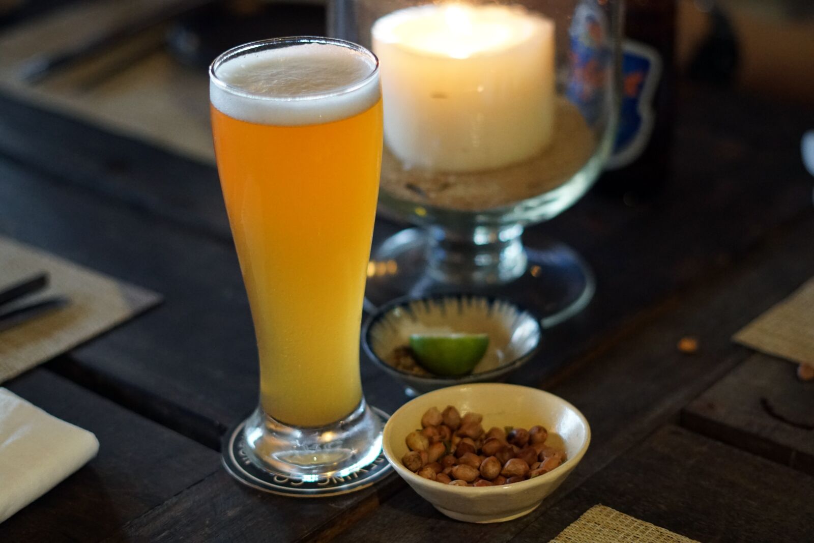 Sony a6300 + Sony FE 50mm F1.8 sample photo. Beer, draft beer, restaurant photography