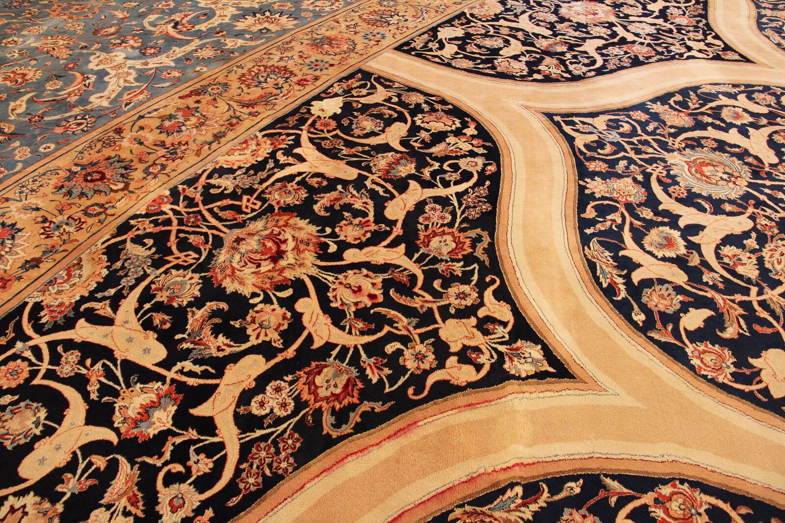 Canon EF-S 18-200mm F3.5-5.6 IS sample photo. Carpet, design, pattern photography
