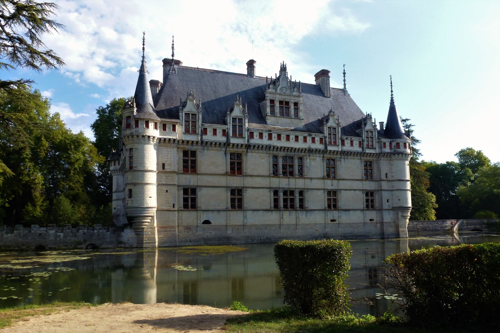 Panasonic Lumix DMC-ZS10 (Lumix DMC-TZ20 / Lumix DMC-TZ22) sample photo. Palace, architecture, france photography