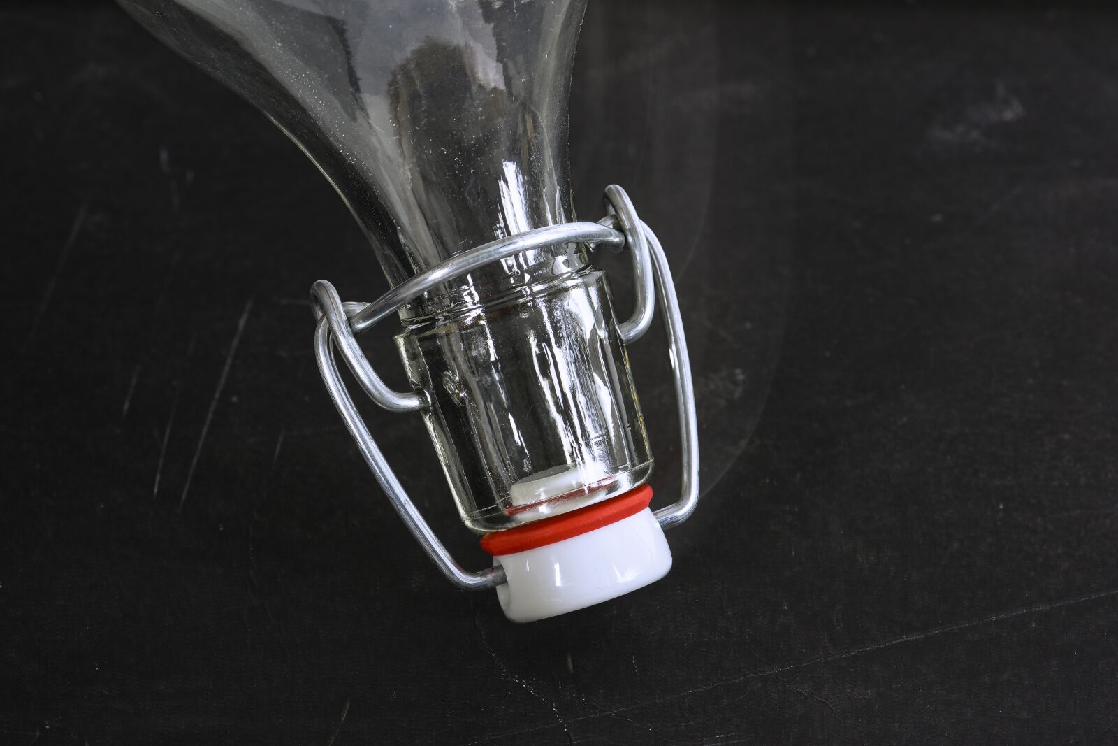 Nikon D7200 sample photo. Glass, iron lock, snap photography