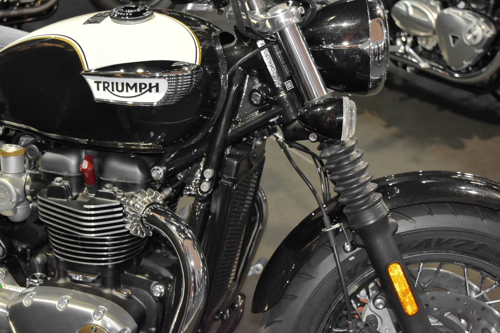 Nikon D5500 sample photo. Engine, automotive, chrome, wheel photography