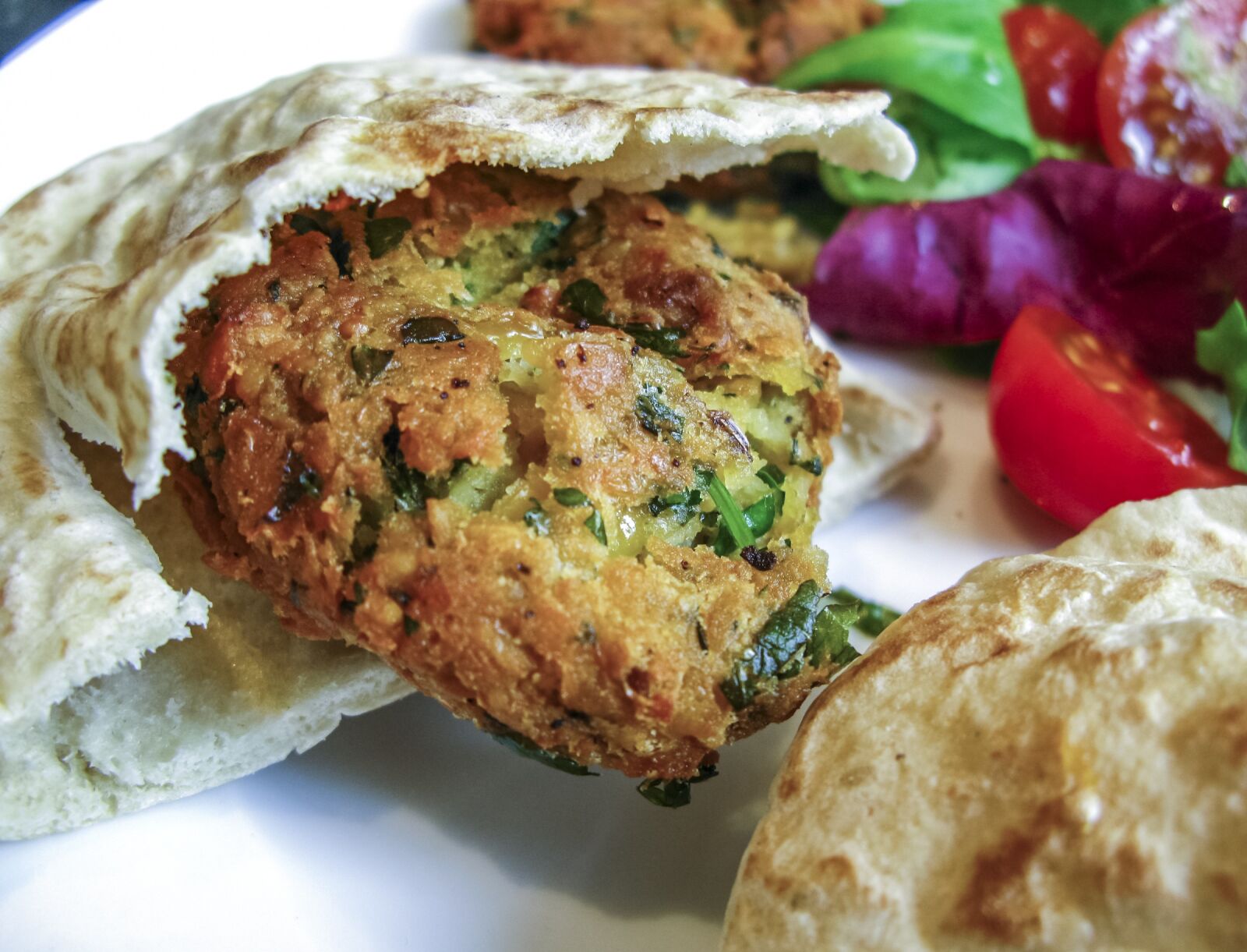 Canon POWERSHOT G9 sample photo. Falafel, food, pitta bread photography