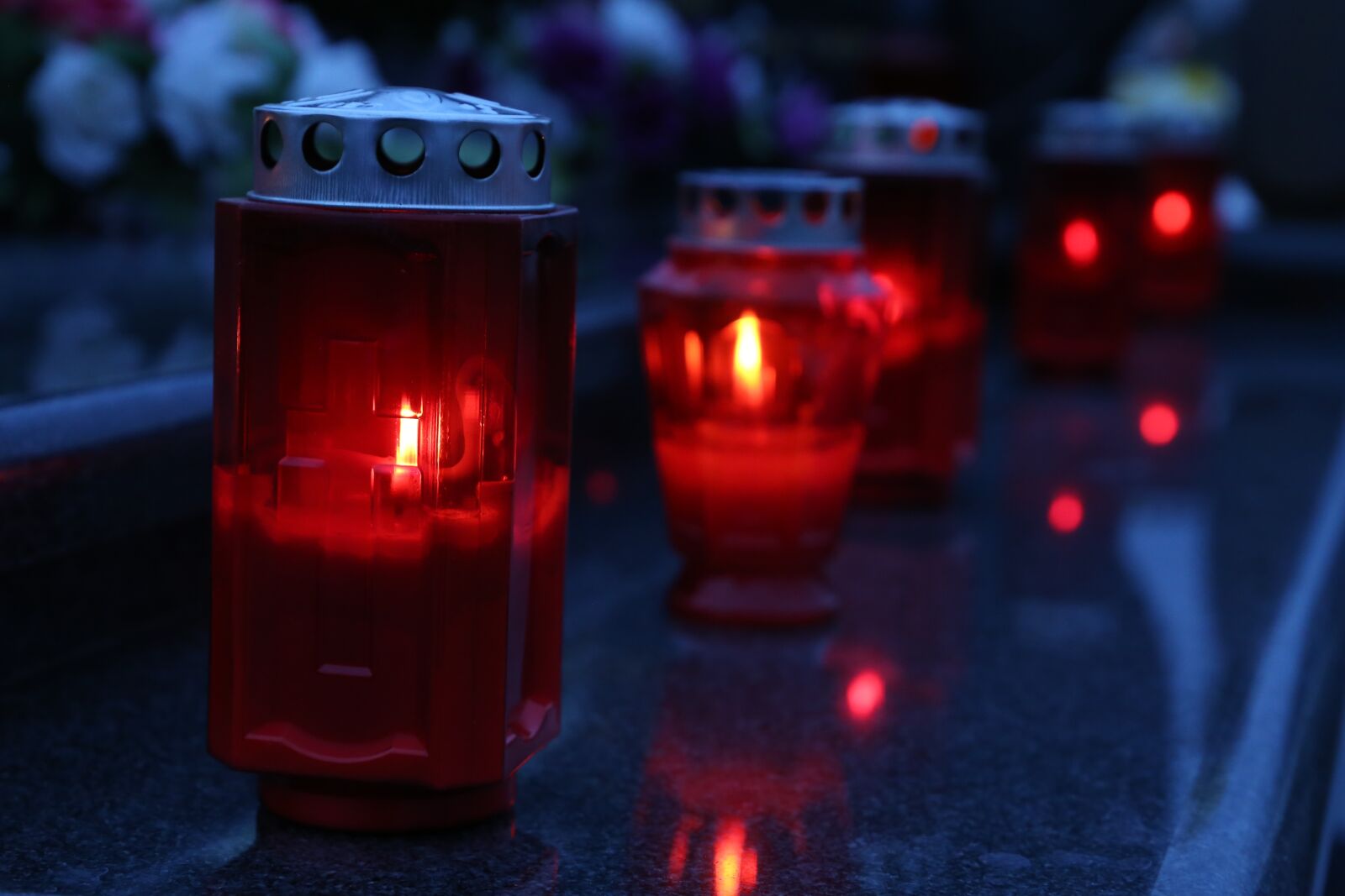 Canon EF 24-105mm F3.5-5.6 IS STM sample photo. All saints, red candles photography