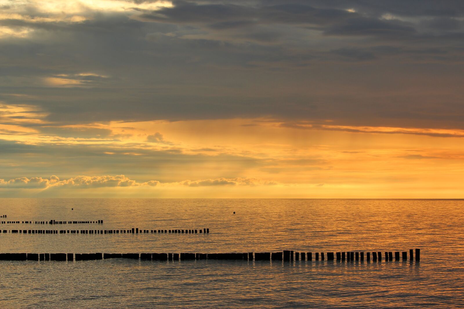 Canon EF-S 55-250mm F4-5.6 IS STM sample photo. Sunset, sea, sky photography