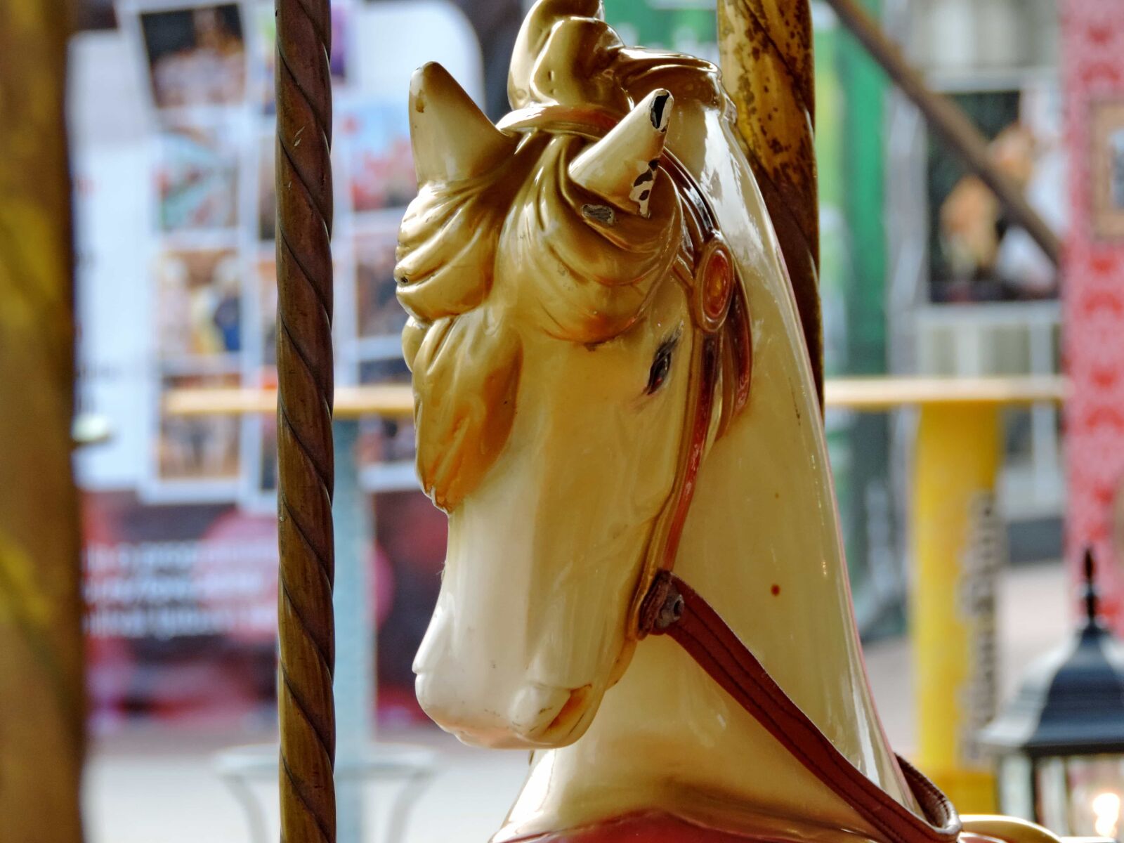 Nikon Coolpix P520 sample photo. Mechanism, carousel, street, city photography