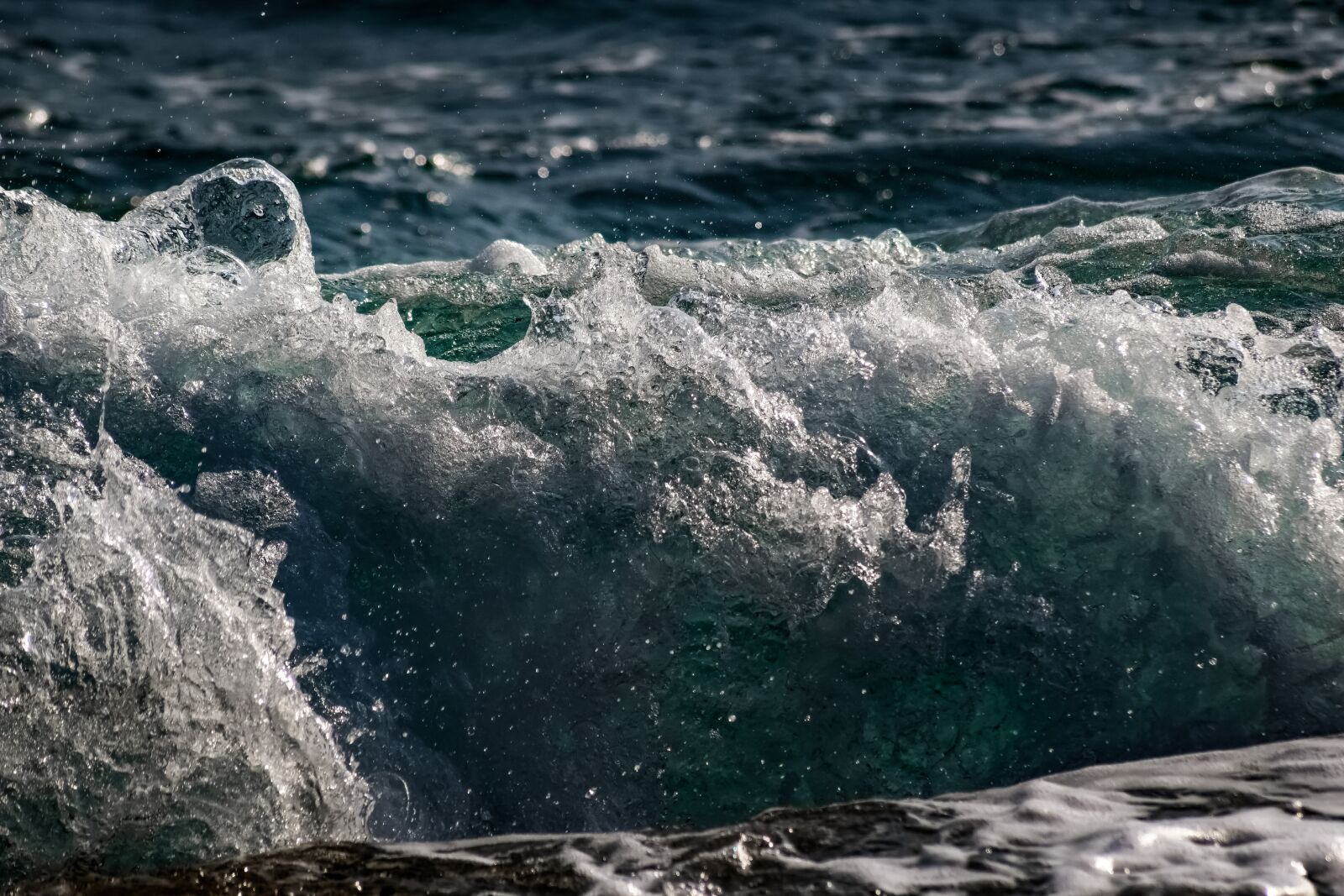 Nikon D3300 sample photo. Wave, spray, foam photography